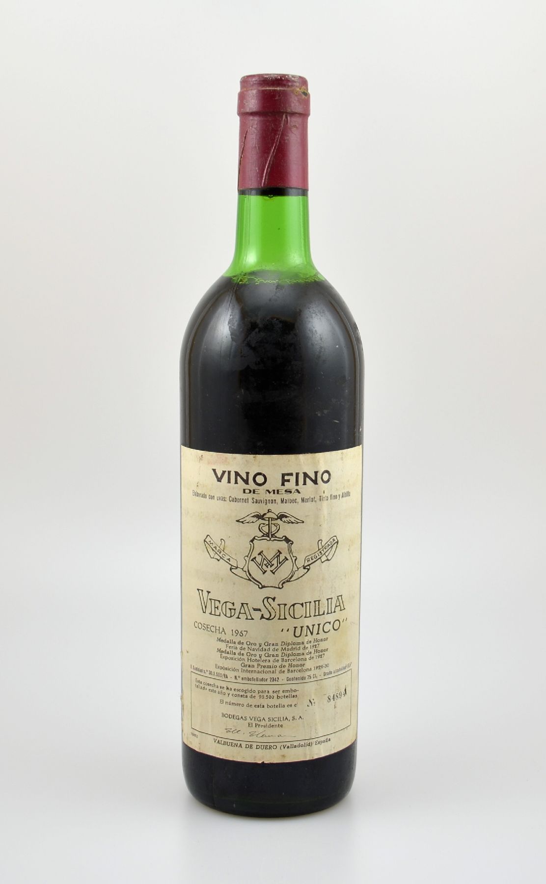 1 Flasche 1967 Vega-Sicilia Unico, Valbuena de Duero, Füllstand: ca. top shoulder, Etikett l. beschmutzt, unverkostet, 96 Parker Punkte, Provenienz: ...