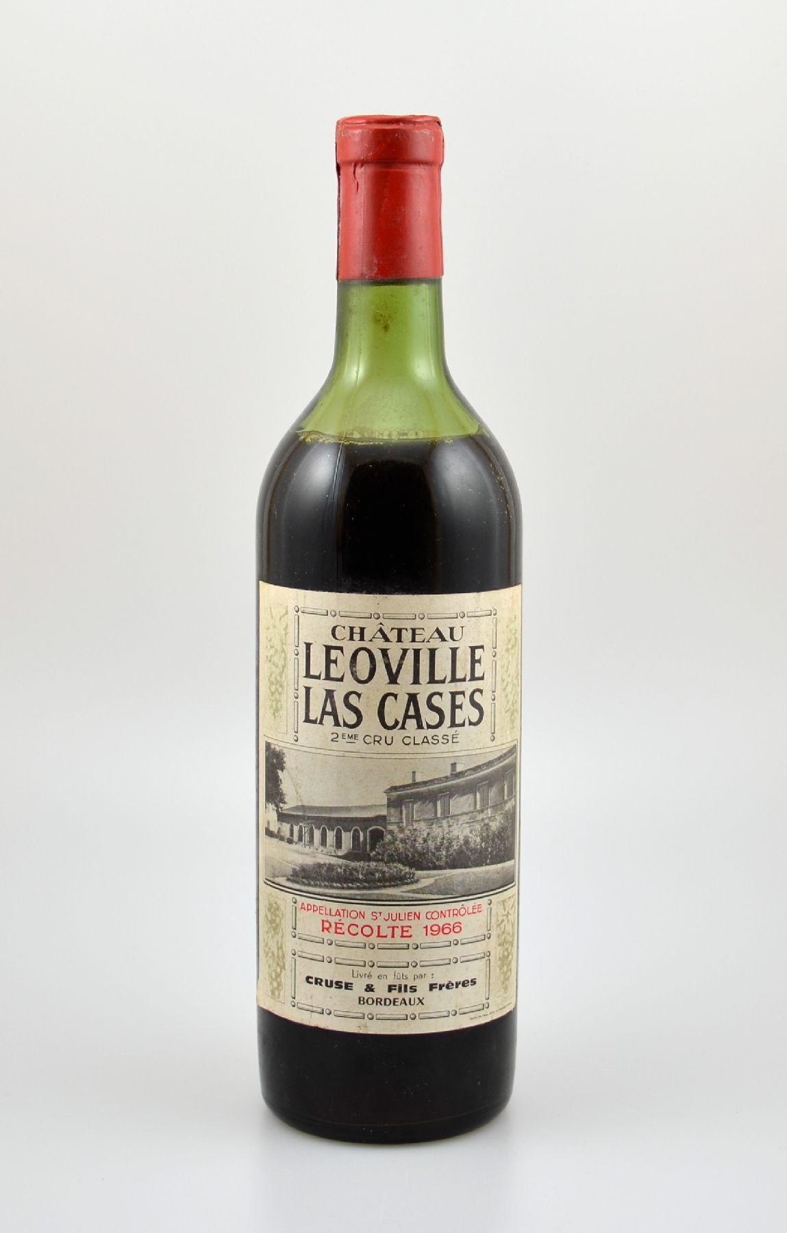 1 Flasche 1966 Chateau Leoville Las Cases, Saint-Julien, 2eme Cru Classe, Füllstand: ca. mid shoulder, Abfüllung von Cruse & Fils Freres, Etikett ...