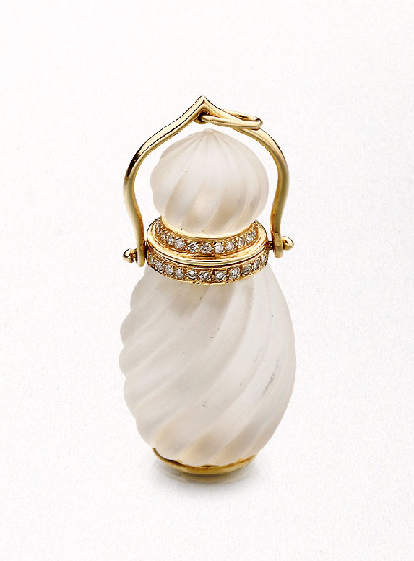 Anhänger "Parfumflakon" mit Bergkristall und Diamanten, GG 750/000, Korpus und Deckel aus Bergkristall, geschn. u. geschl., sat., ...