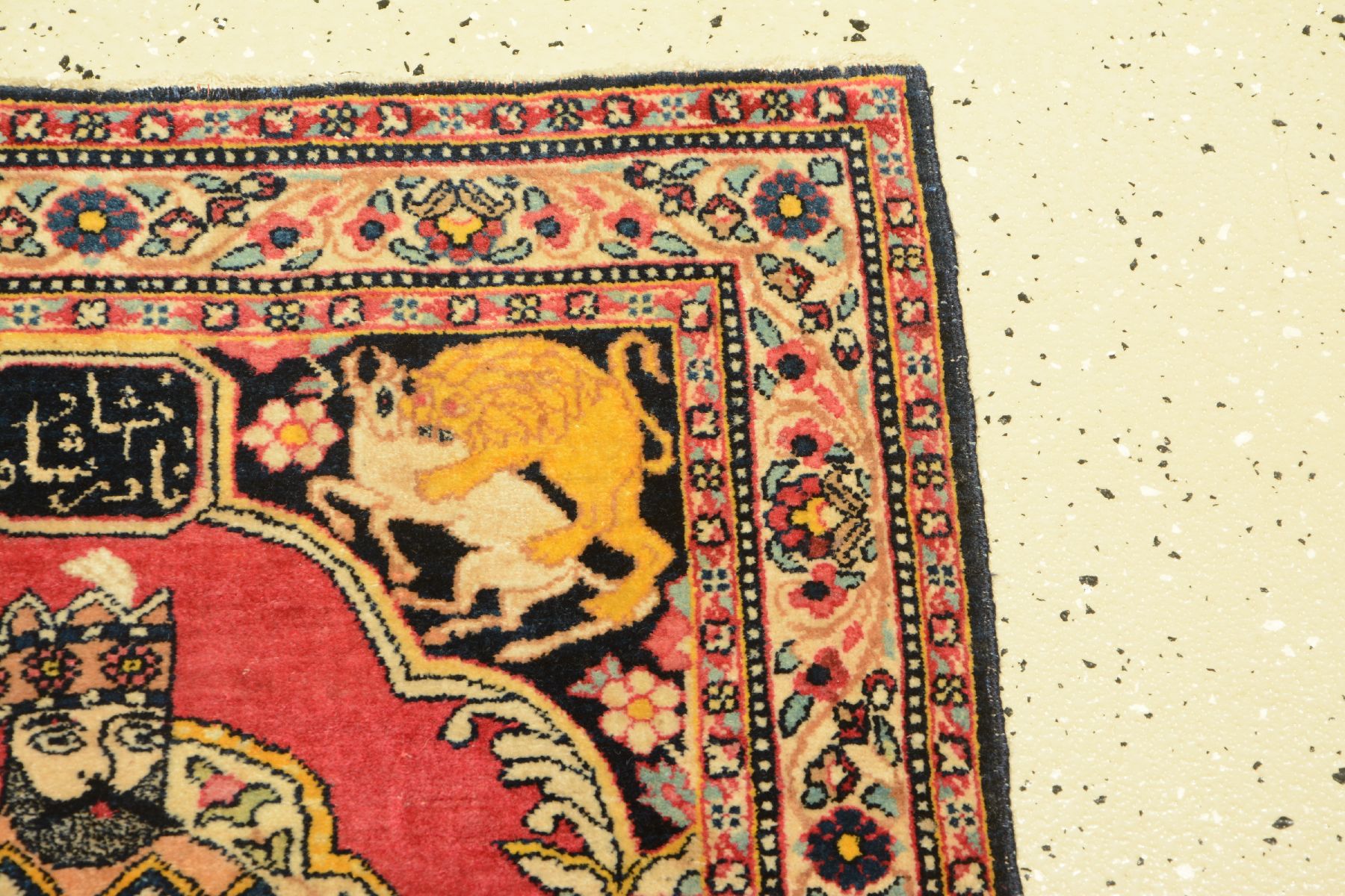 Detail b: Kerman "Lavar" Bildteppich antik (Nader Schah Afshar), Südpersien, um 1900, Wolle geknüpft auf Baumwolle. Darstellung des persischen ...