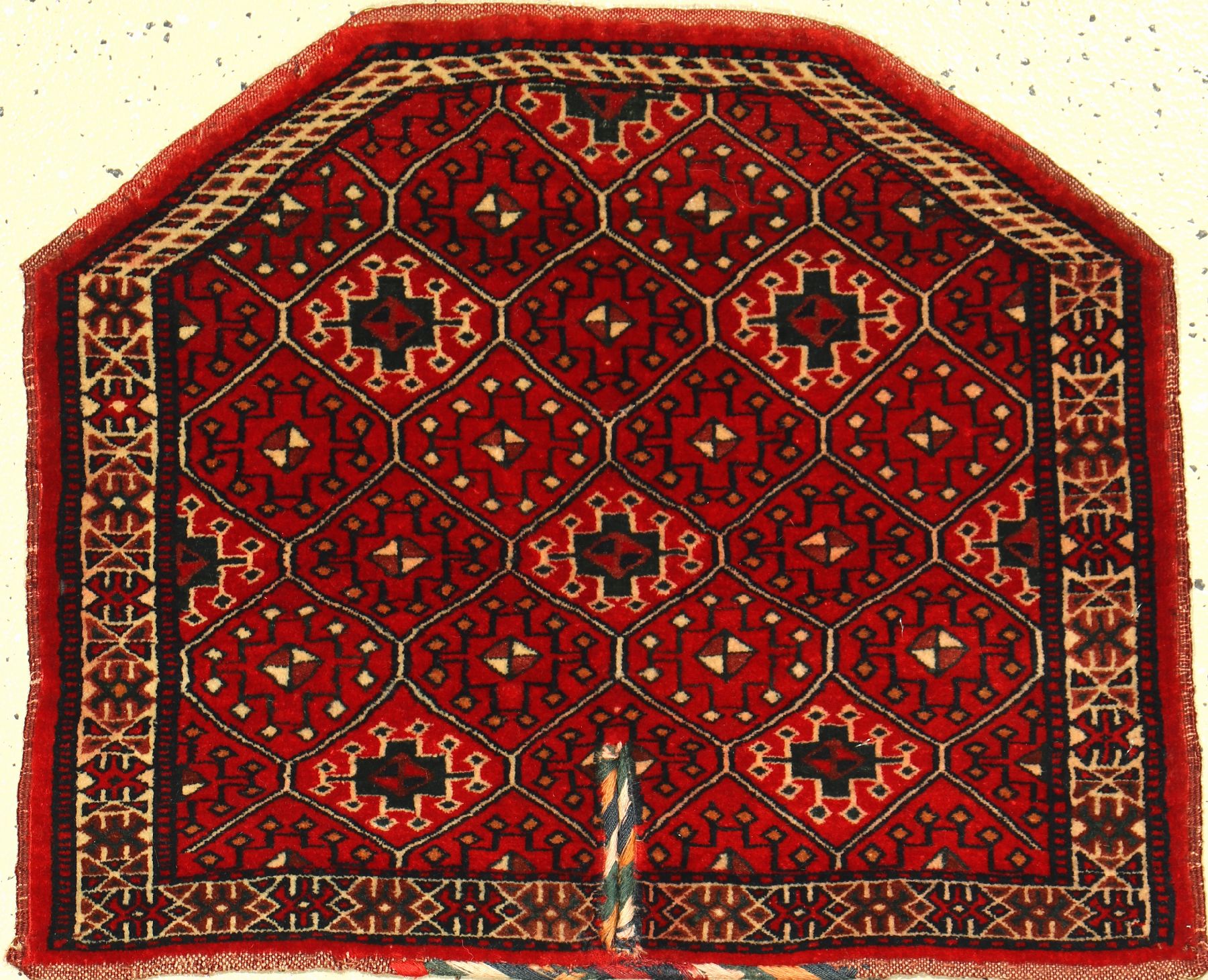 Sattelauflage Göklan, Turkmenistan, ca. 80 Jahre, Wolle auf Wolle, ca. 59 x 49 cm, EHZ: 2