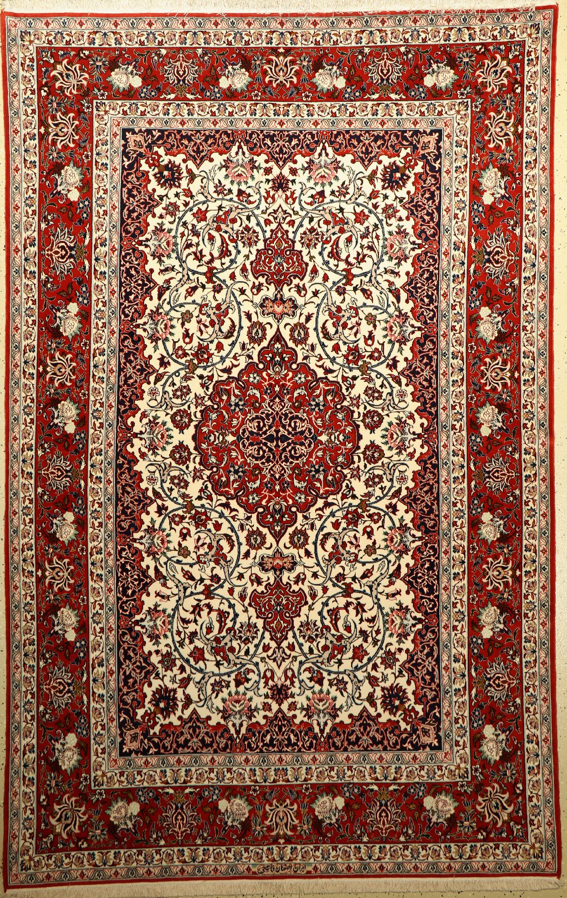 Esfahan fein Signiert, Persien, ca. 20 Jahre, Korkwolle mit und auf Seide, ca. 250 x 160 cm, EHZ: 1-2.