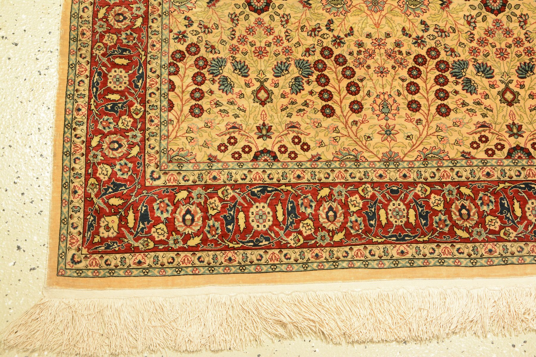 Detail i: Seiden Hereke alt (Signiert), Türkei, um 1970/1980, reine Naturseide. Feiner nummerierterHereke mit Mille-Fleur Design, ca. 140 x 96 cm, EHZ: 2.