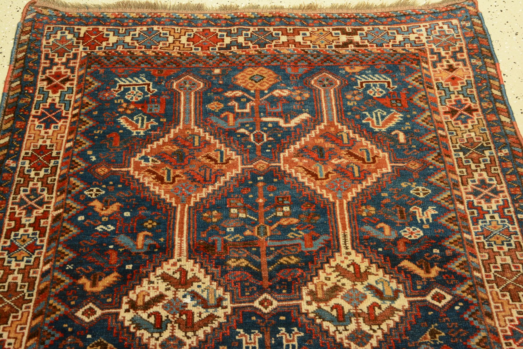 Detail c: Khamseh antik, Persien, um 1900, Wolle auf Wolle, ca. 138 x 101 cm, EHZ: 2-3.