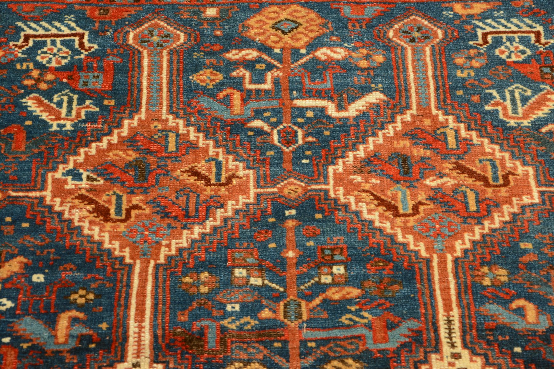 Detail d: Khamseh antik, Persien, um 1900, Wolle auf Wolle, ca. 138 x 101 cm, EHZ: 2-3.