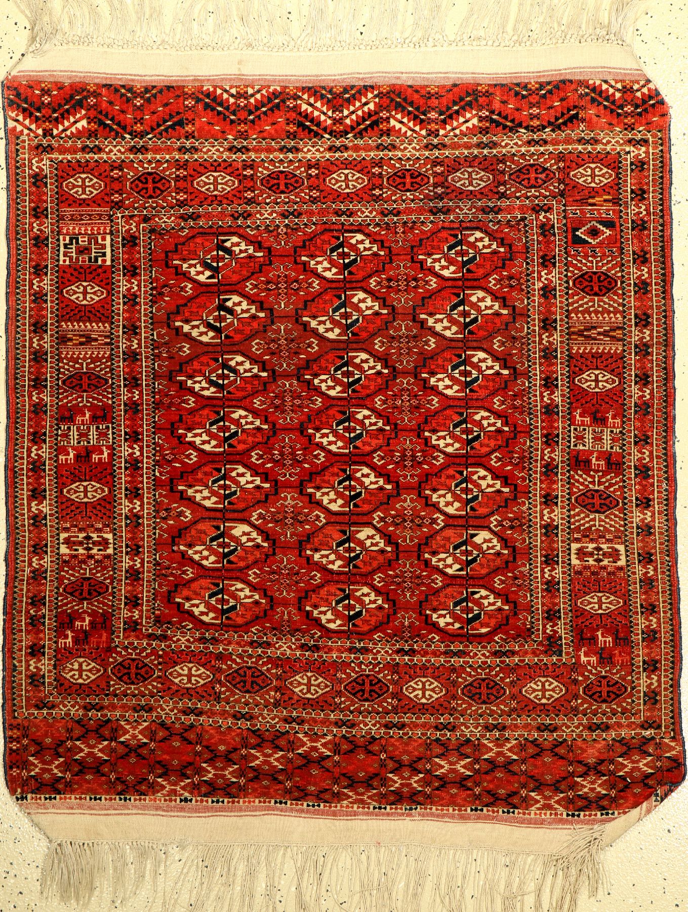 Tekke "Herdteppich" antik, Turkmenistan, um1910, Wolle auf Wolle, ca. 132 x 113 cm, EHZ: 2-3