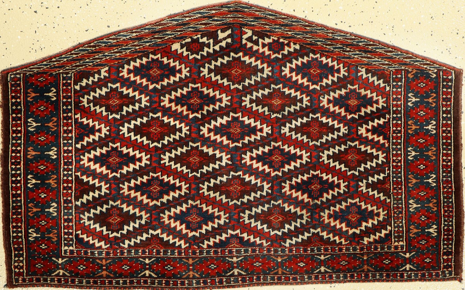 Yomud "Asmalyk" alt, Turkmenistan, um 1920,Wolle auf Wolle, ca. 115 x 71 cm, EHZ: 2-3