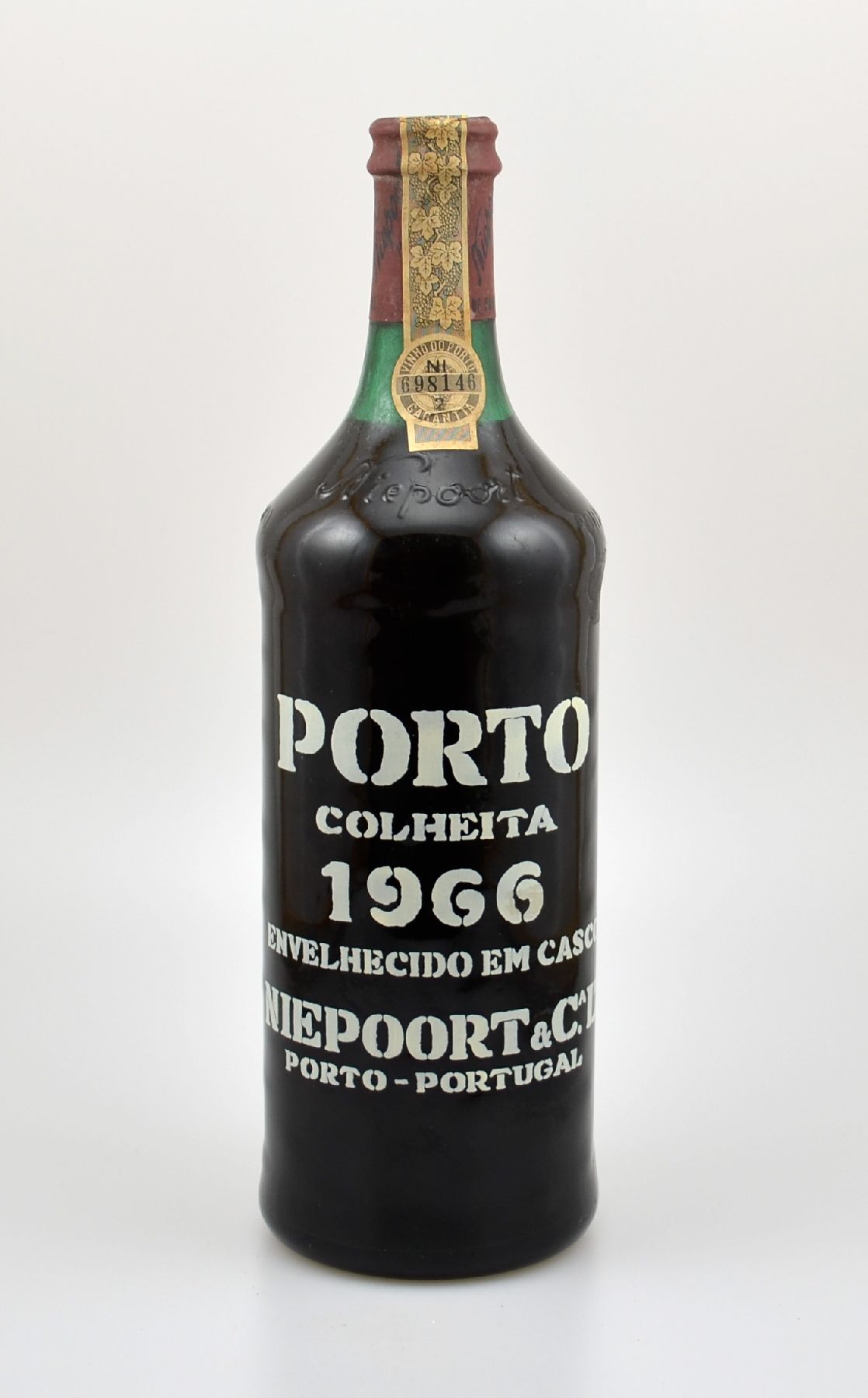 1 Flasche 1966 Nieport Porto Colheita, ca. 75 cl, 21,2 % Vol., guter Erhaltungszustand, importiert durch die Rheinische Weinhandelsgesellschaft in ...