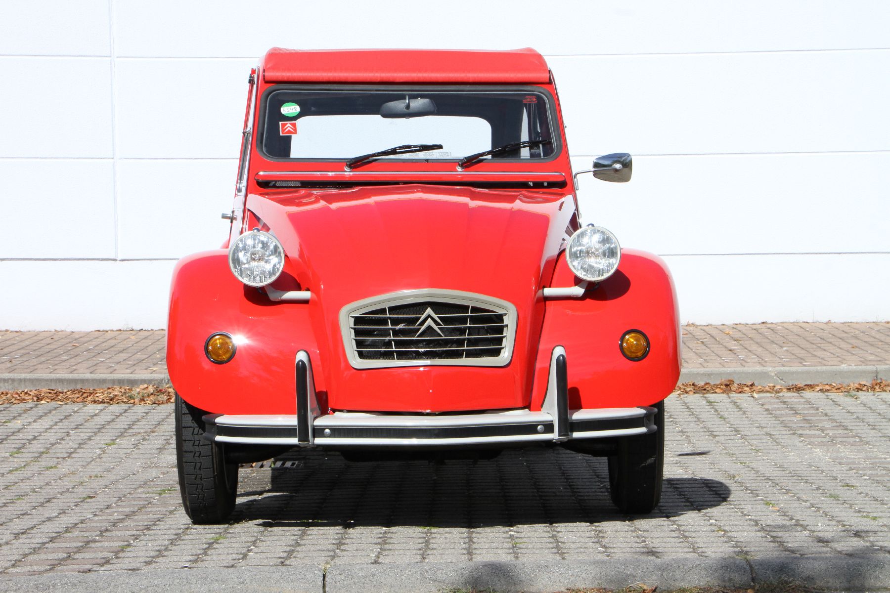 Citroen 2 CV6 Club, Fahrgestellnummer: VF7AZKA00KA375542, EZ 10/1990, 1. Hand, Laufleistung 145 km original, HU 10/2019 bei 83 km, 20 kW/ 27 PS, ...
