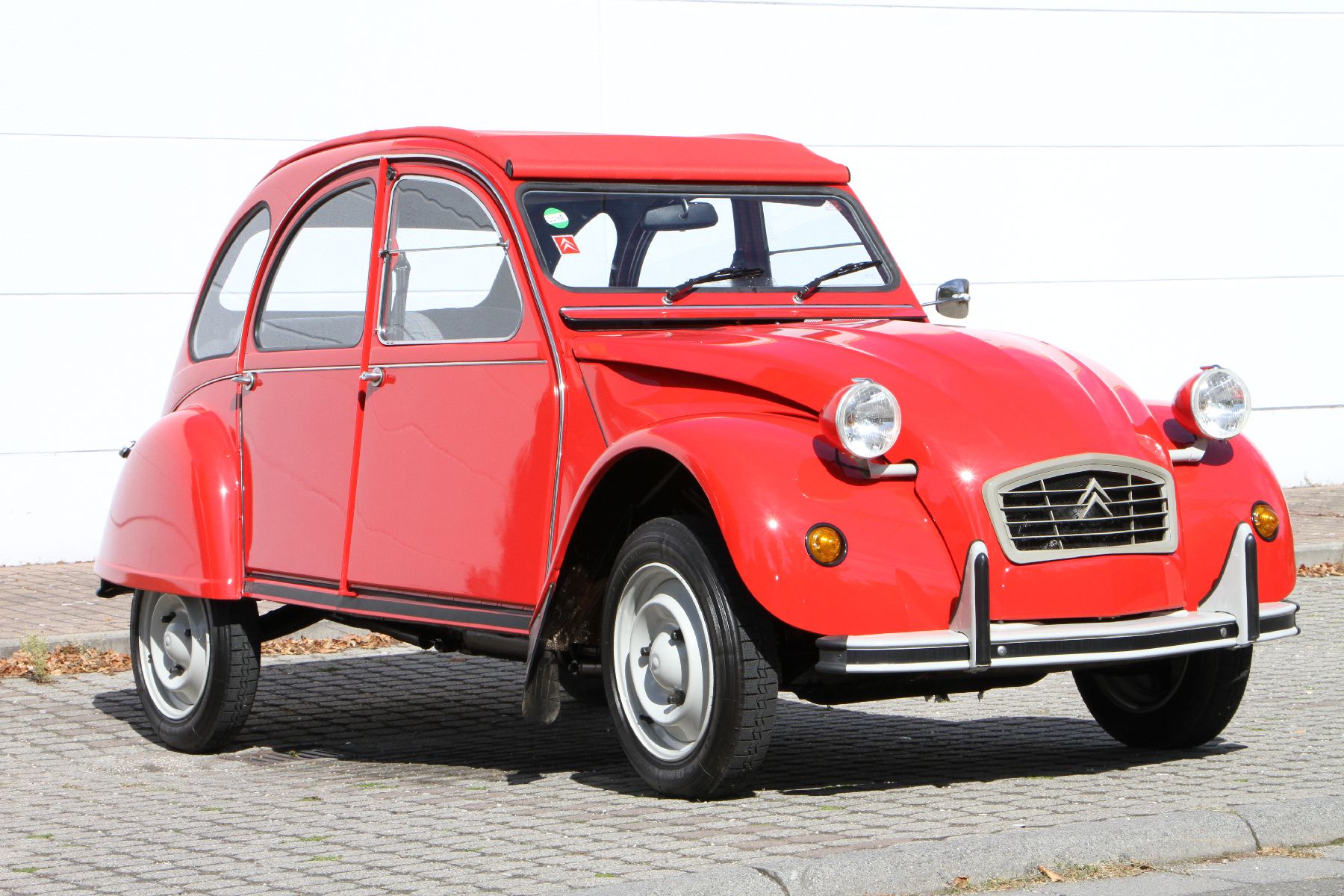 Detail a: Citroen 2 CV6 Club, Fahrgestellnummer: VF7AZKA00KA375542, EZ 10/1990, 1. Hand, Laufleistung 145 km original, HU 10/2019 bei 83 km, 20 kW/ 27 PS, ...