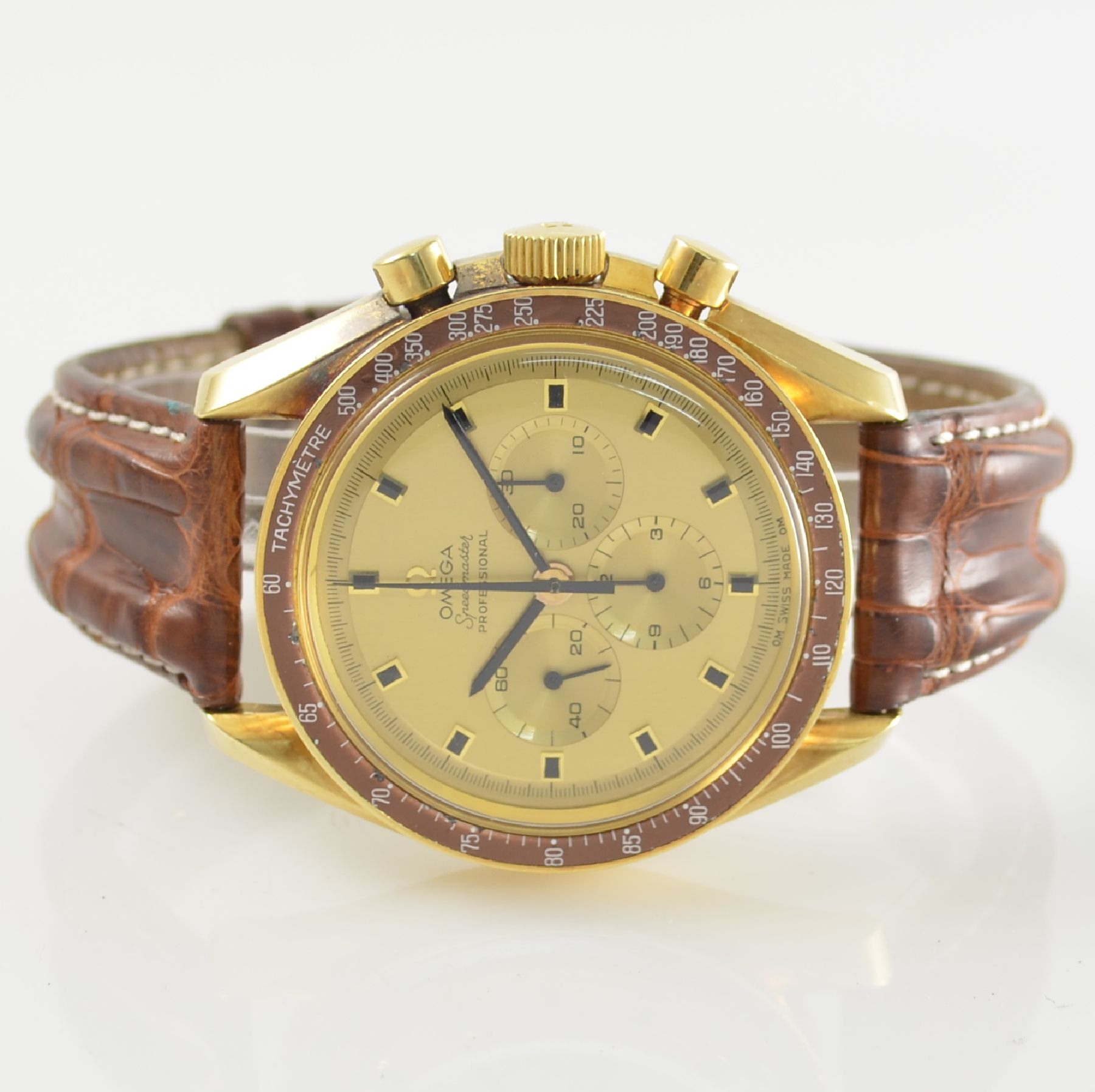 OMEGA Speedmaster Ref. 145022/69 limitierte Herrenarmbanduhr mit Chronograph in GG 750/000, Schweiz 1969, hergestellt zu Ehren der Leistung der ...