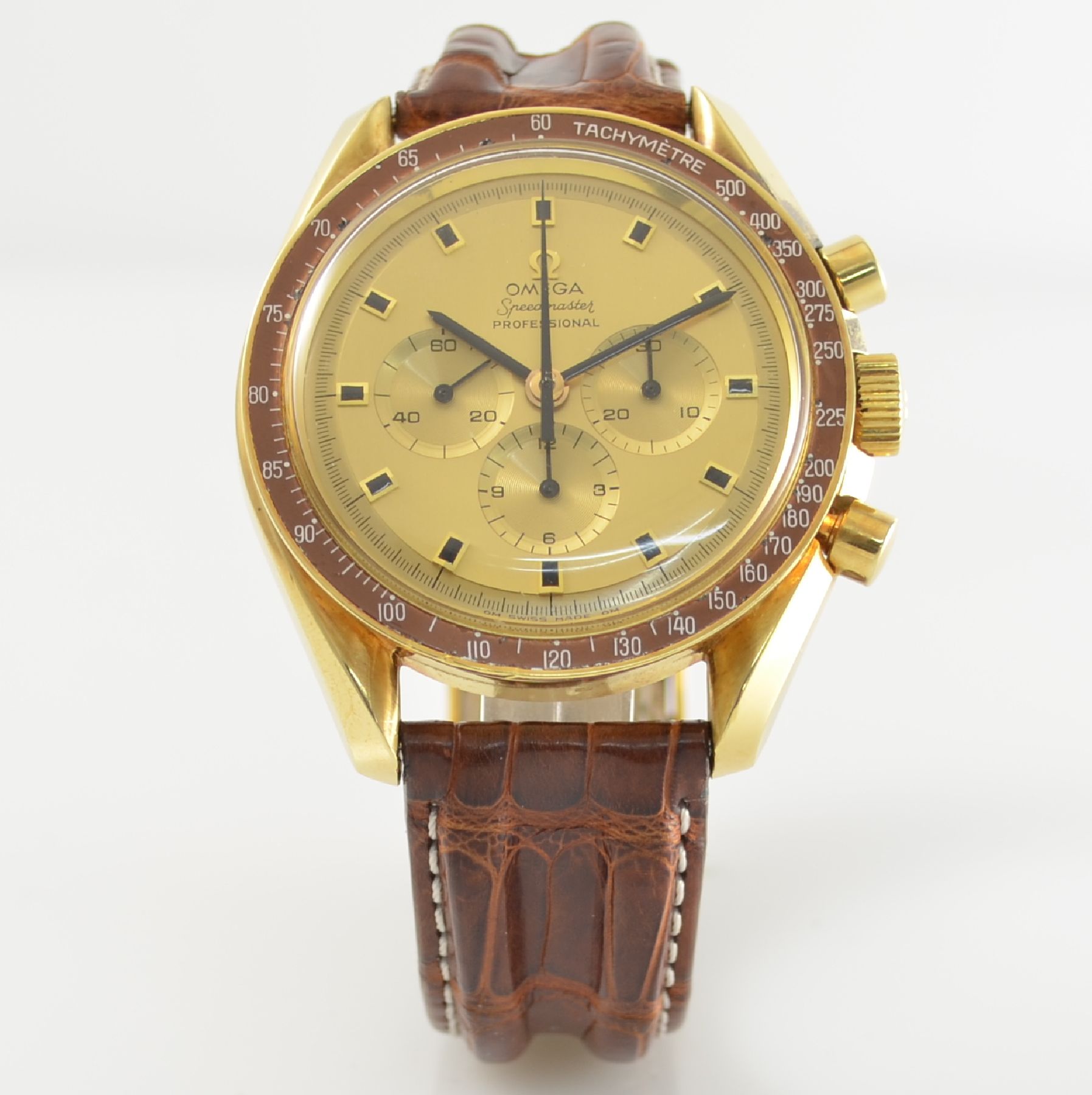 Detail b: OMEGA Speedmaster Ref. 145022/69 limitierte Herrenarmbanduhr mit Chronograph in GG 750/000, Schweiz 1969, hergestellt zu Ehren der Leistung der ...