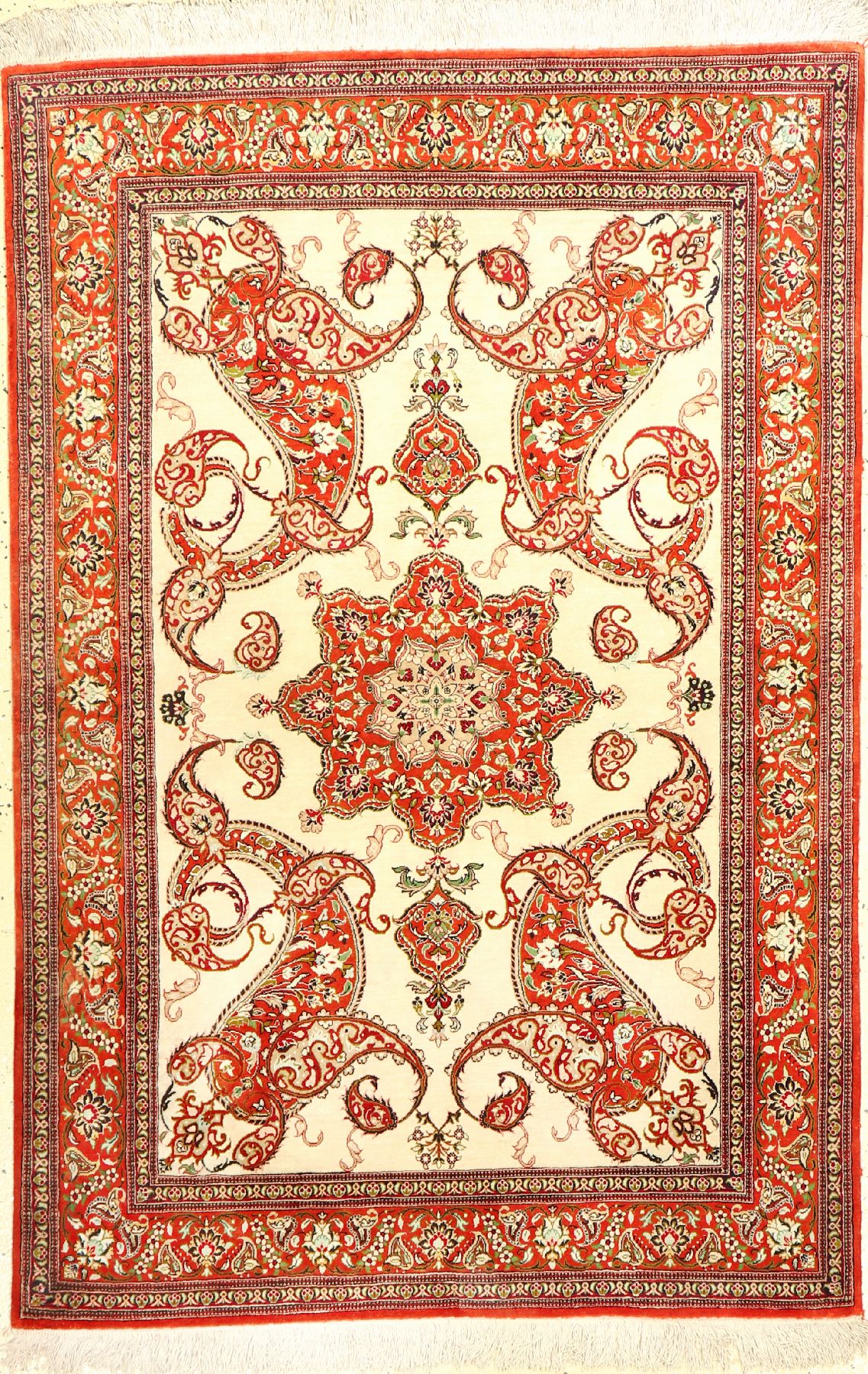Seiden Ghom, Persien, ca. 30 Jahre, reine Naturseide, ca. 153 x 102 cm, EHZ: 2