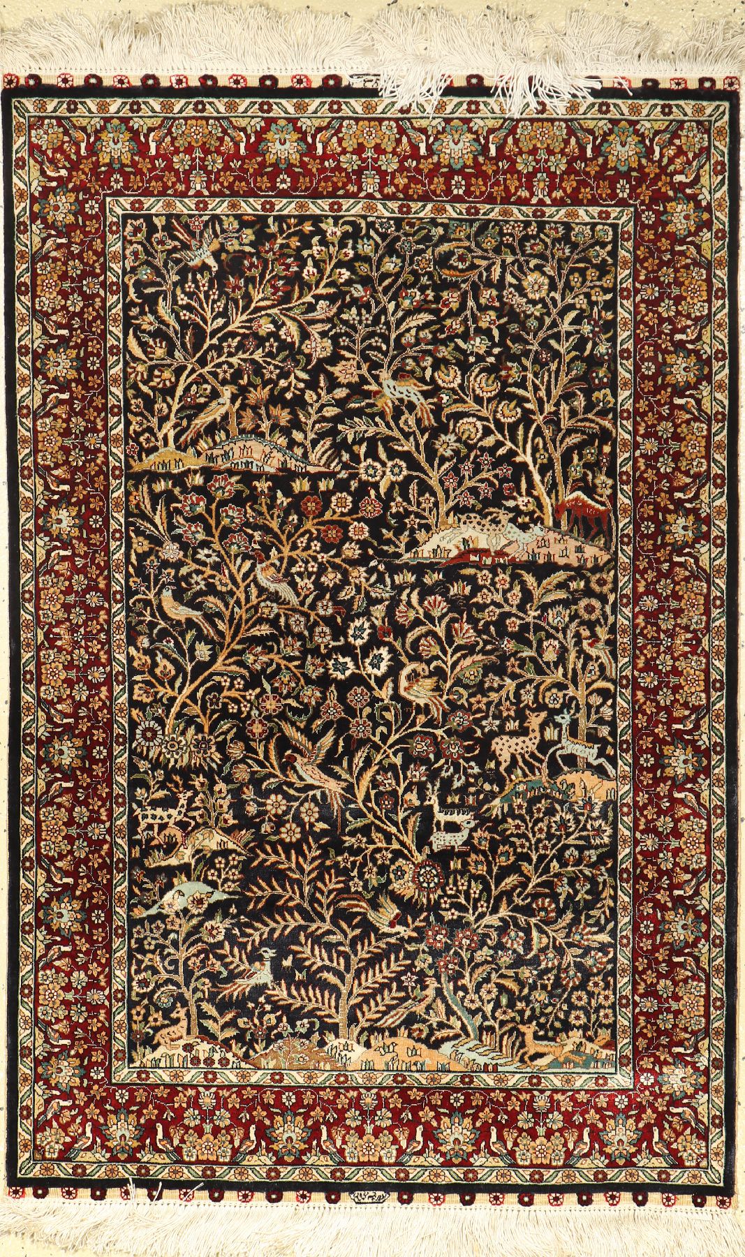 Seiden Hereke, China, ca. 30 Jahre, reine Naturseide, ca. 122 x 79 cm, EHZ: 2