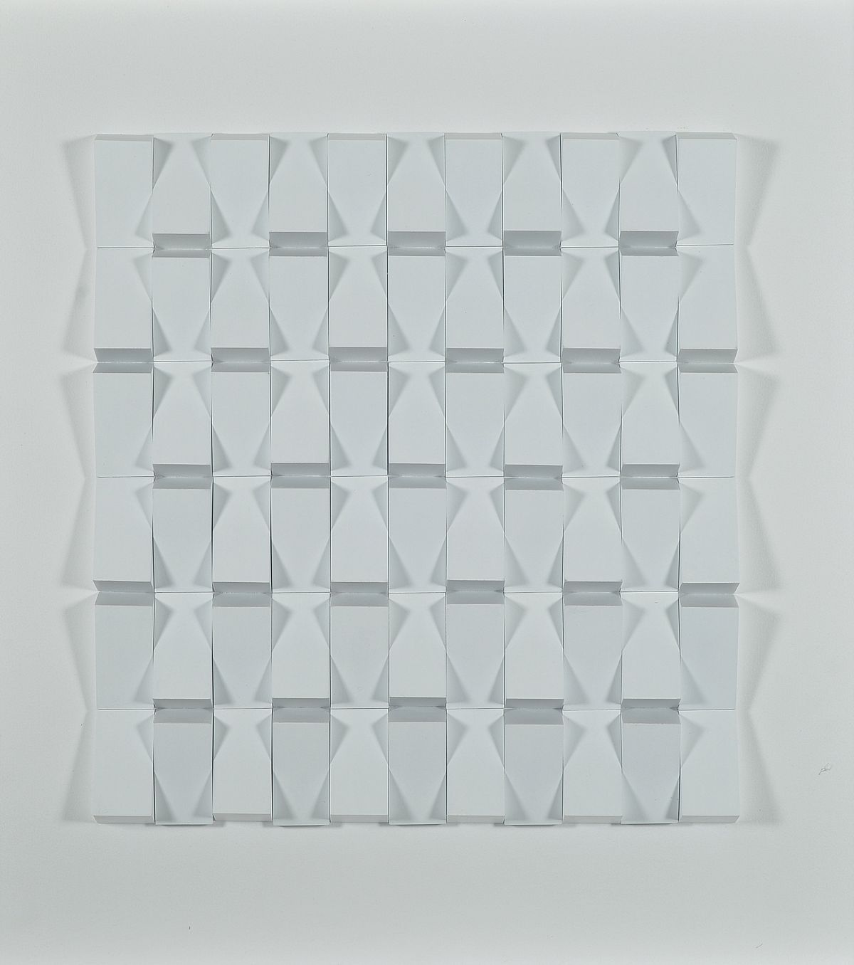 Volker Tinti, geb. 1941 Kaiserslautern, Titel: Relief 4/2013, Acryl/Holz, verso sign.,u. dat. 2013, ca. 50,0x50,0 cm, Rahmen