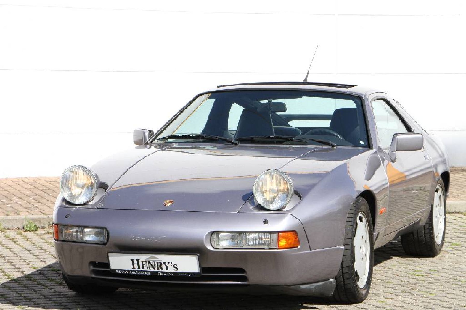 Detail a: PORSCHE 928 GT, Fahrgestellnummer: WPOZZZ92ZLS840698, EZ 11/1989, 3. Hand, Laufleistung ca. 154.000 km, 243 kW/ 330 PS, 8-Zylinder, 5-Gang ...