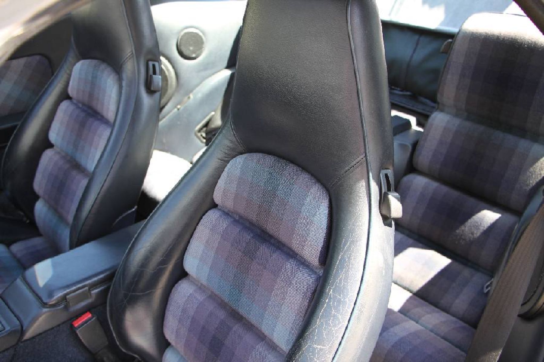 Detail c: PORSCHE 928 GT, Fahrgestellnummer: WPOZZZ92ZLS840698, EZ 11/1989, 3. Hand, Laufleistung ca. 154.000 km, 243 kW/ 330 PS, 8-Zylinder, 5-Gang ...