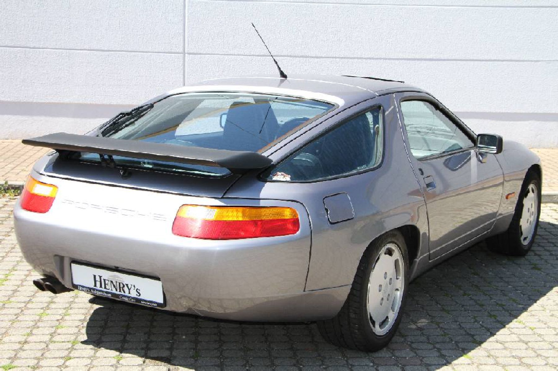 Detail i: PORSCHE 928 GT, Fahrgestellnummer: WPOZZZ92ZLS840698, EZ 11/1989, 3. Hand, Laufleistung ca. 154.000 km, 243 kW/ 330 PS, 8-Zylinder, 5-Gang ...