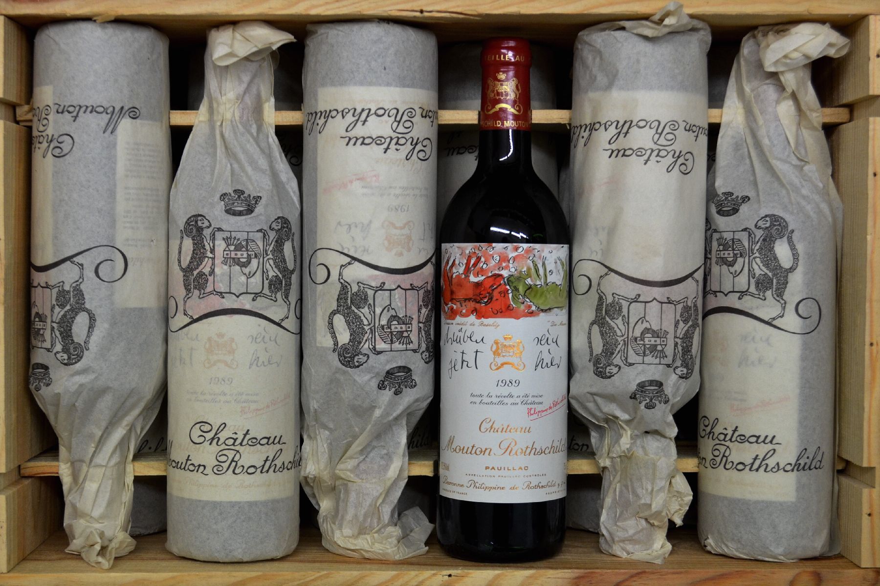 Detail a: 12 Flaschen 1989 Chateau Mouton Rothschild, Pauillac, Premier Grand Cru Classe, je 75 cl, 12,5 % Vol., Füllstände: top shoulder bis into neck, ...
