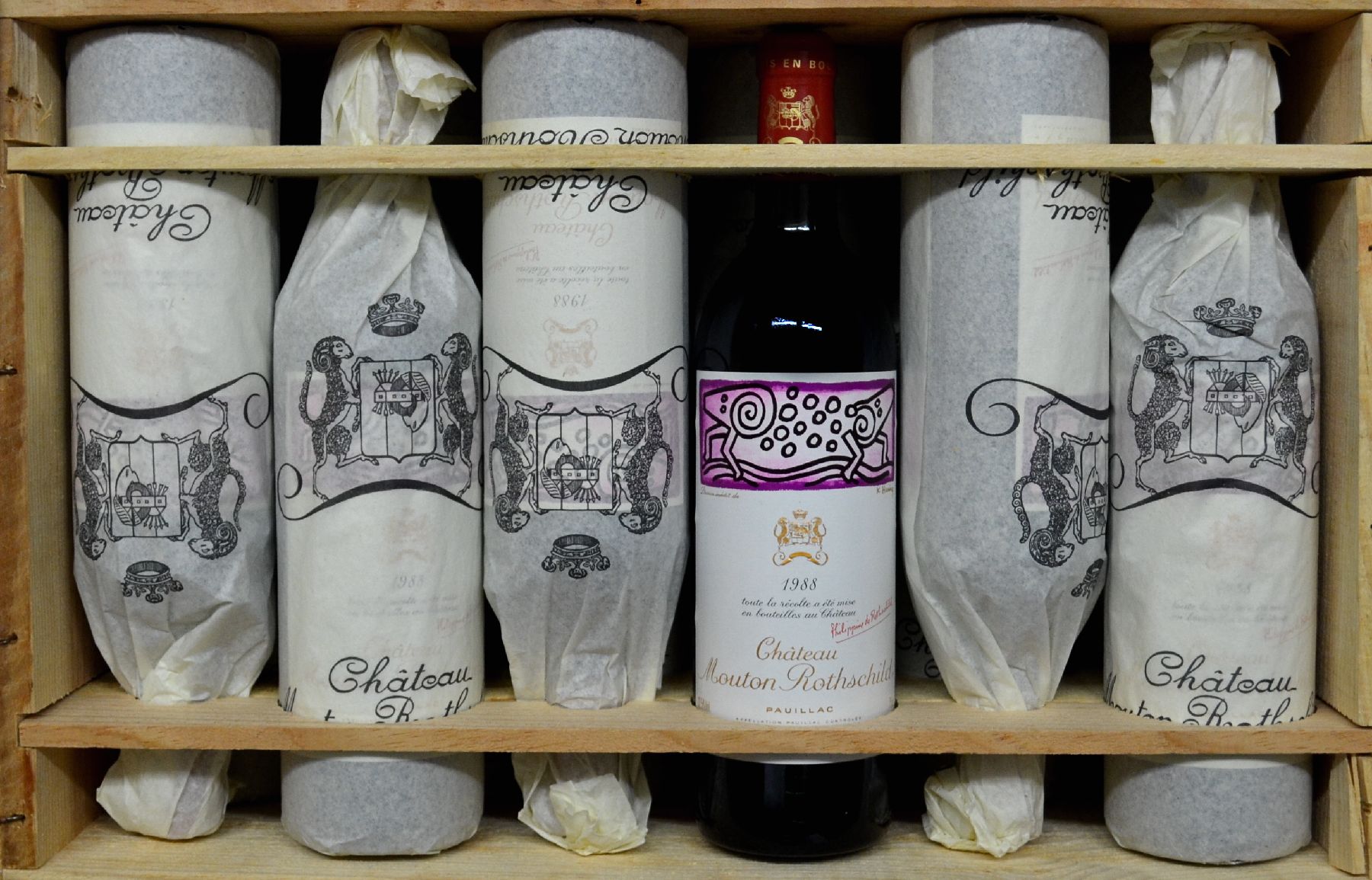 Detail a: 12 Flaschen 1988 Chateau Mouton Rothschild, Pauillac, Premier Grand Cru Classe, je 75 cl, 12,5 % Vol., Füllstände: je into neck, hervorragende ...
