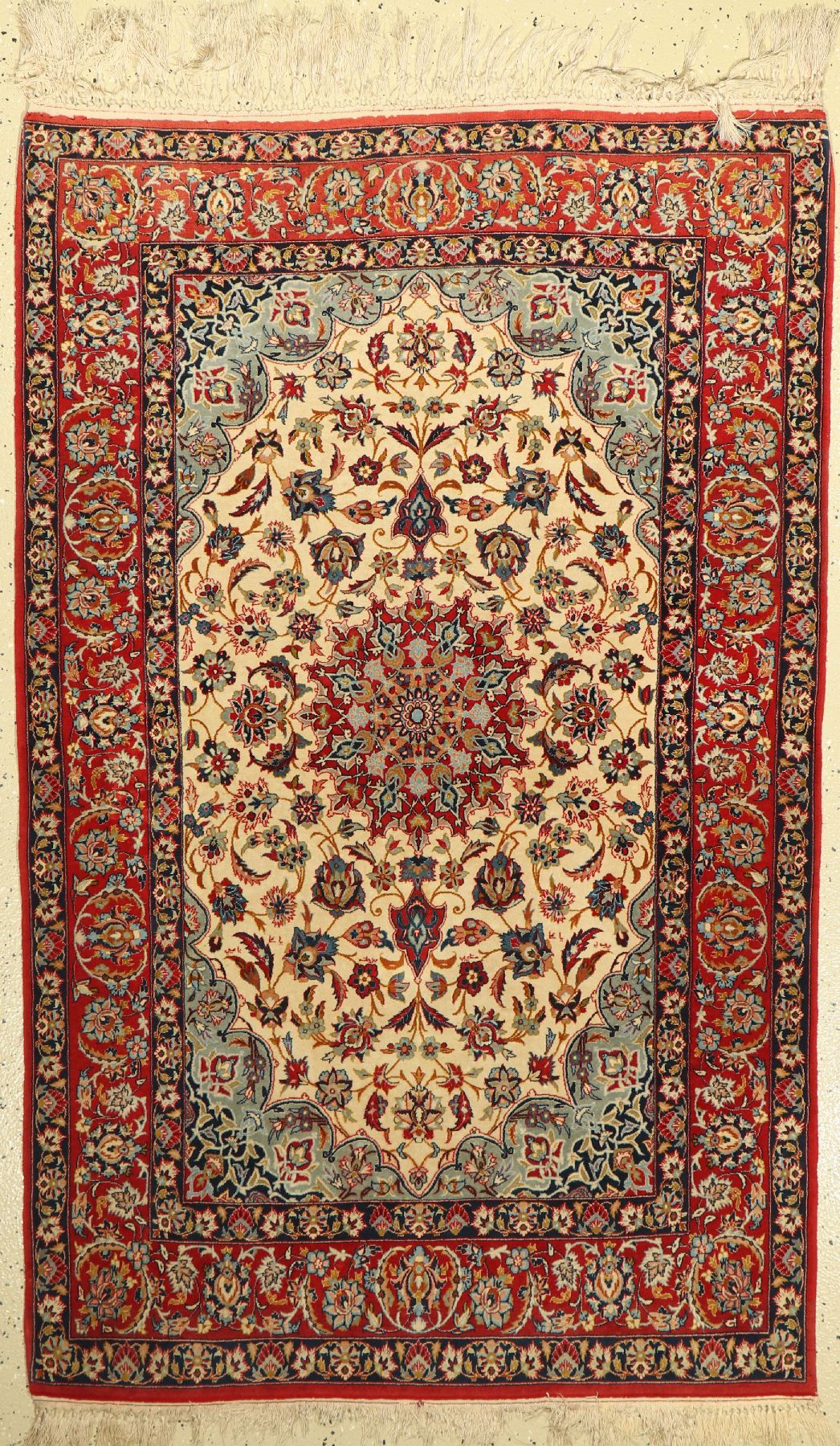 Esfahan fein, Persien, ca. 50 Jahre, Korkwolle mit Seide, ca. 168 x 106 cm, EHZ: 3(Mottenfraß)