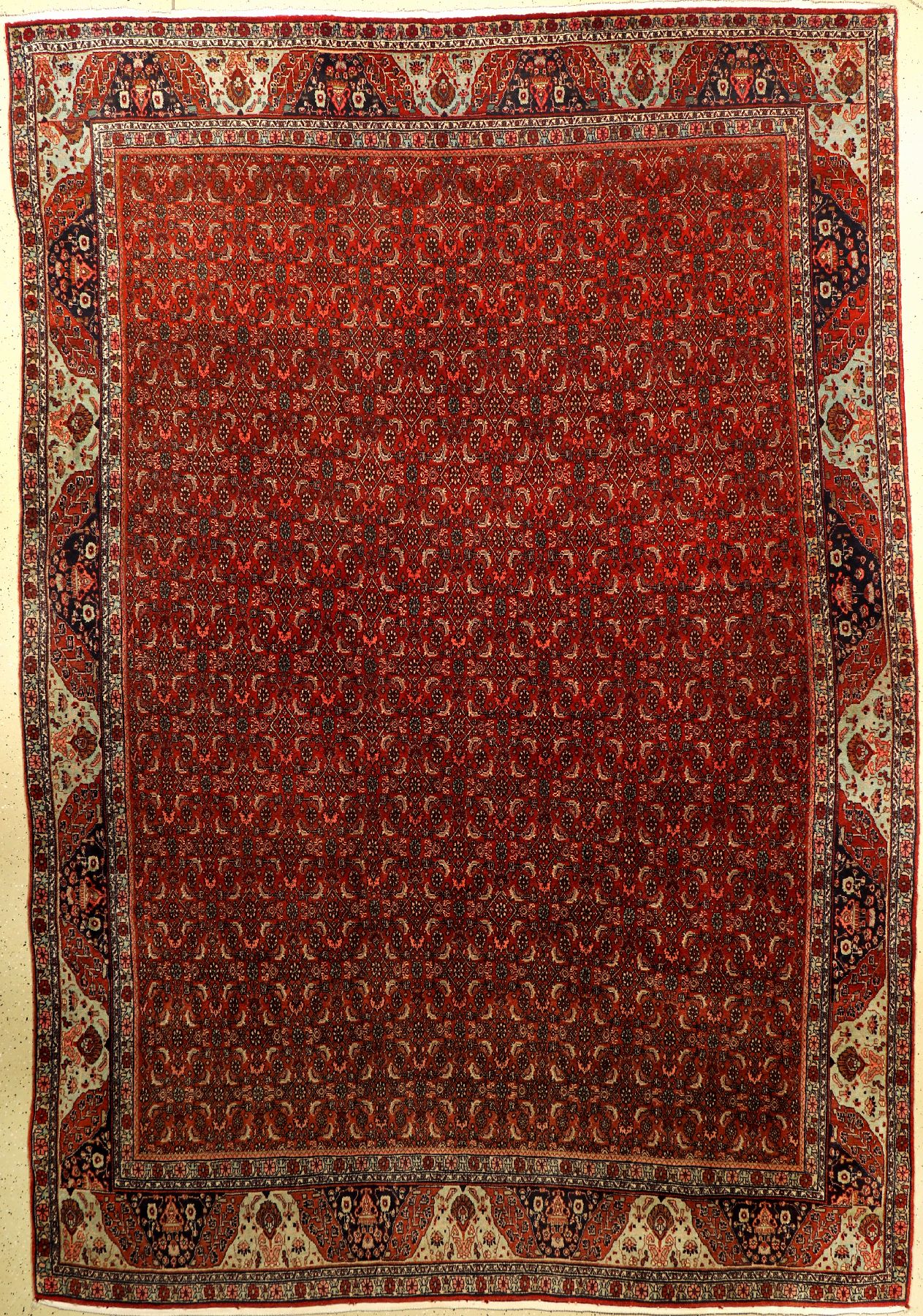 Bidjar, Persien, ca. 60 Jahre, Wolle auf Baumwolle, ca. 363 x 252 cm, EHZ: 2, leicht verblaßt