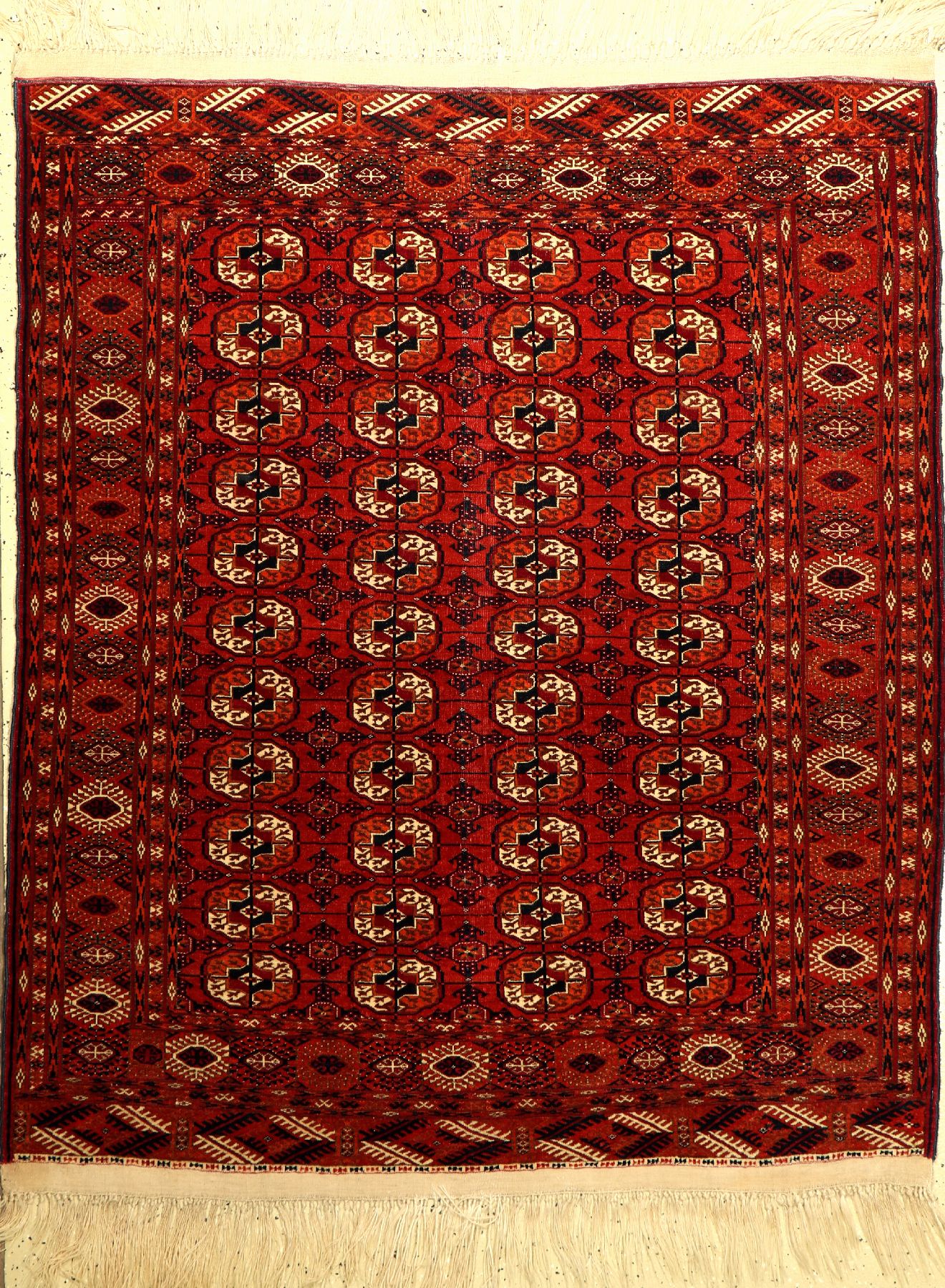 Buchara fein, Rußland, um 1930, Wolle auf Wolle, ca. 156 x 135 cm, EHZ: 2-3