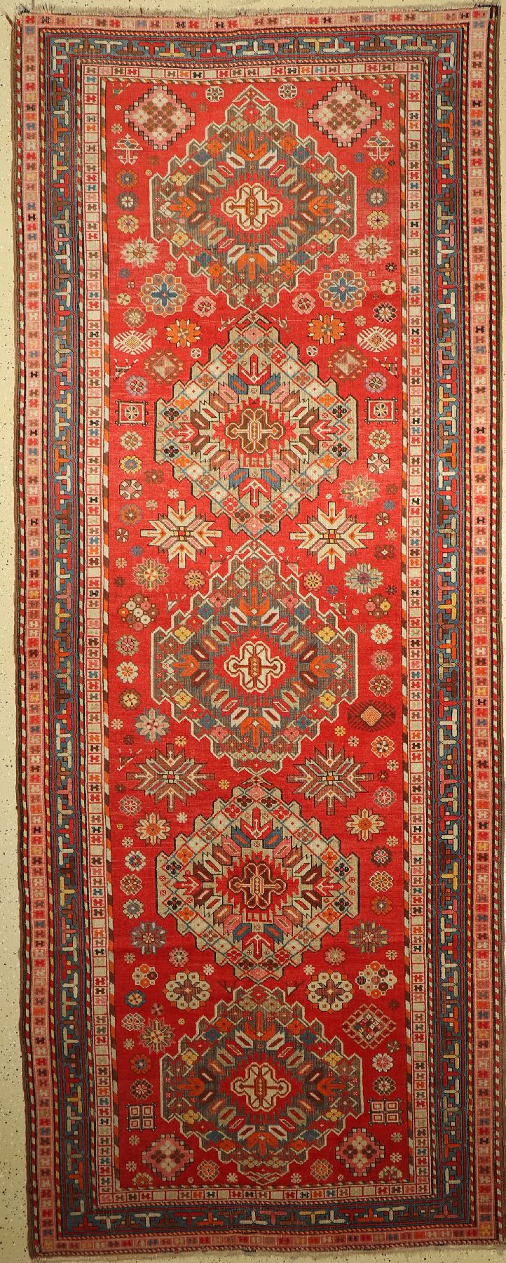 Karabagh alt, Kaukasus, um 1940, Wolle auf Wolle, ca. 360 x 144 cm, EHZ: 4