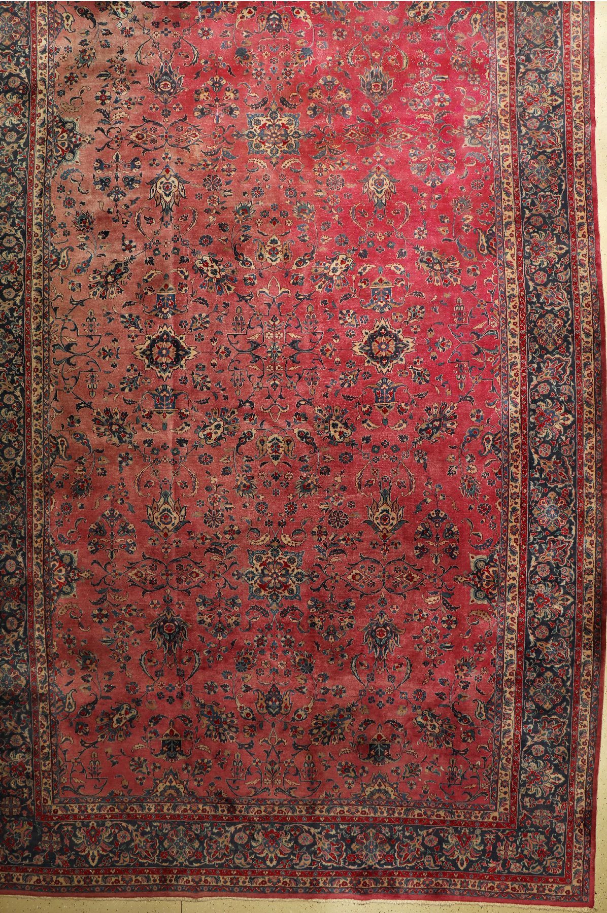 Keshan, Persien, um 1940, Wolle auf Baumwolle, ca. 622 x 370 cm, EHZ: 4(verblasst)