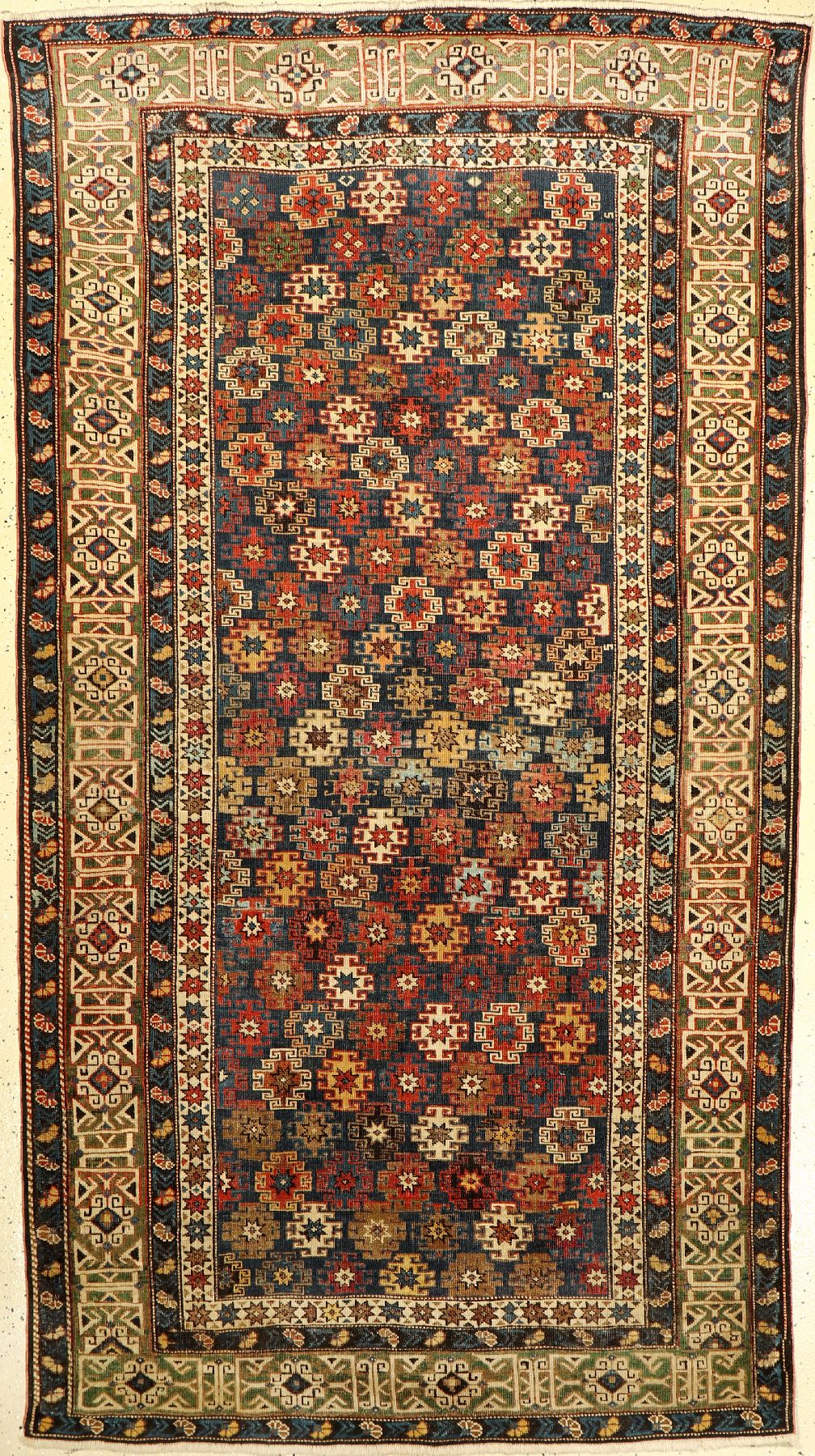 Kuba antik (Tschitschi), Kaukasus, um 1890,Wolle auf Wolle, ca. 235 x 131 cm, EHZ: 4