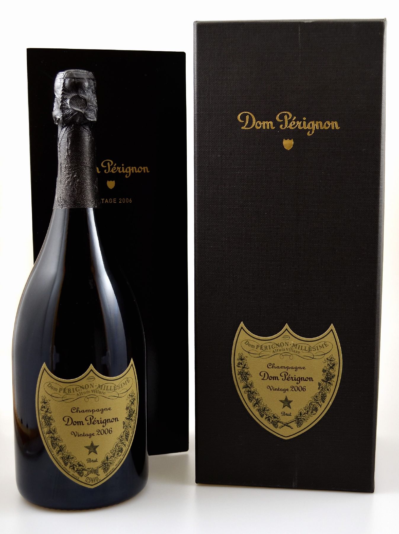 Detail b: 1 Flasche 2006 Dom Perignon, Brut, ca. 75 cl, 12,5 % Vol., Abstand zwischen Flaschenboden und Champagner ca. 0,5 cm, hervorragender ...
