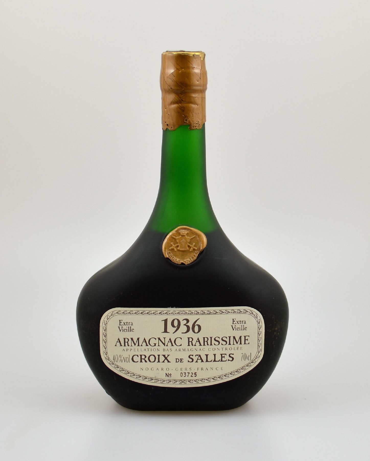 1 Flasche 1936 Armagnac Rarissime Croix de Salles, ca. 70 cl, 40 % Vol., Abstand zwischen Kapsel und Armagnac: ca. 6.5 cm, Kapselwachs und Siegel ...
