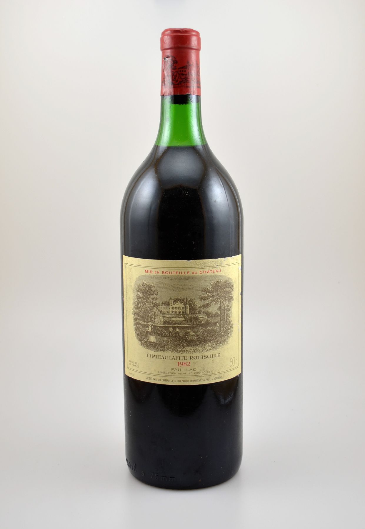 1 Magnumflasche 1982 Chateau Lafite Rothschild, Pauillac, Premier Grand Cru Classe, ca. 150 cl, Füllstand: ca. into neck, Etikett l. beschmutzt, ...