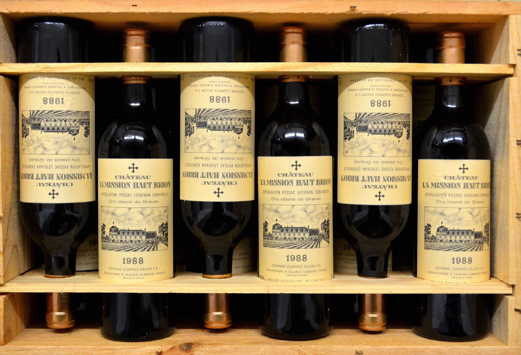 Detail a: 12 Flaschen 1988 Chateau La Mission Haut Brion, Pessac Leognan, je 75 cl, 12,5 % Vol., Füllstände: je into neck, hervorragende Erhaltungszustände, ...