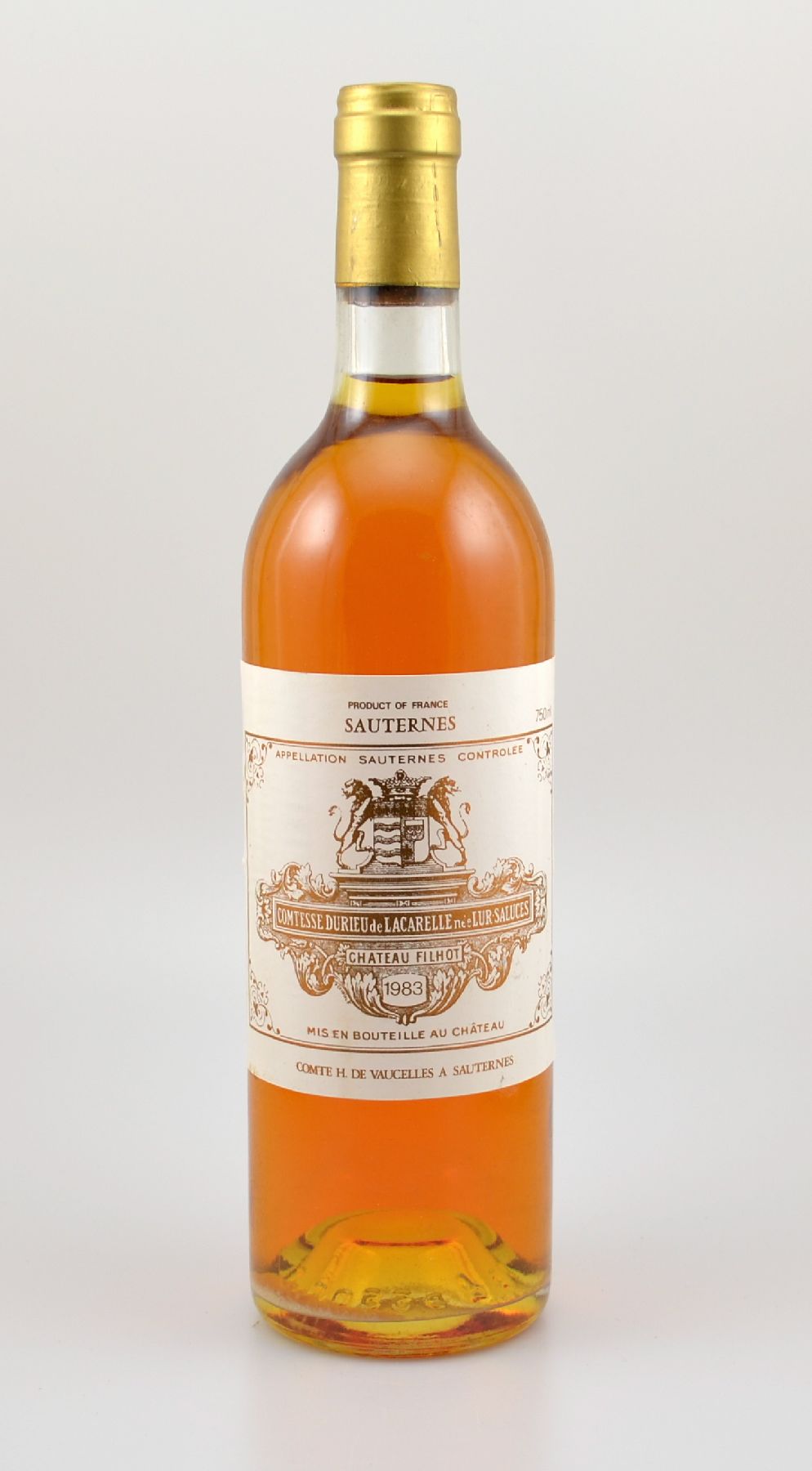 6 Flaschen 1983 Chateau Filhot Comtesse Durieu de Lacarelle nee Lur-Saluces, Sauternes, je ca. 75 cl, Füllstände: je ca, into neck, gute ...
