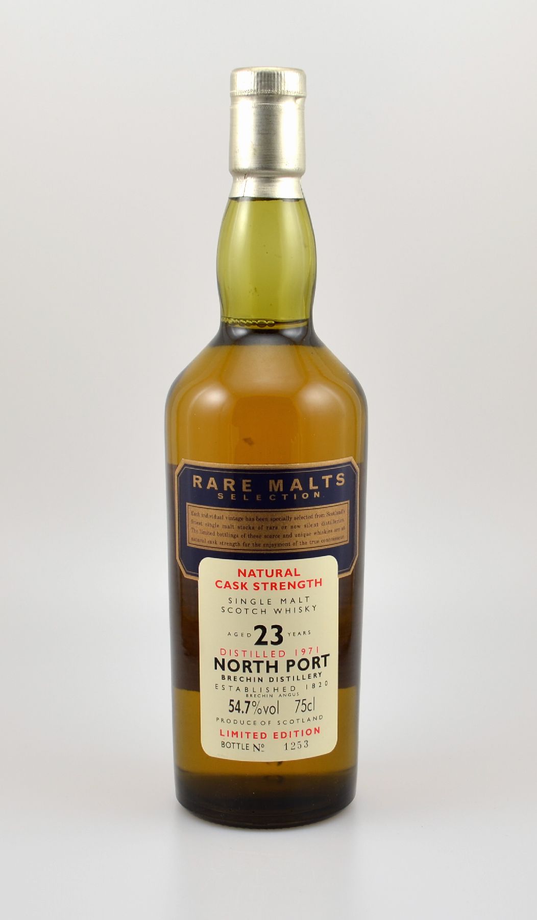 1 Flasche 1971 Single Malt Scotch Whisky, Rare Malts Selection, distilled at North Port Brechin Distillery, ca. 70 cl, 54,7 % Vol., 23 Years Old, im ...