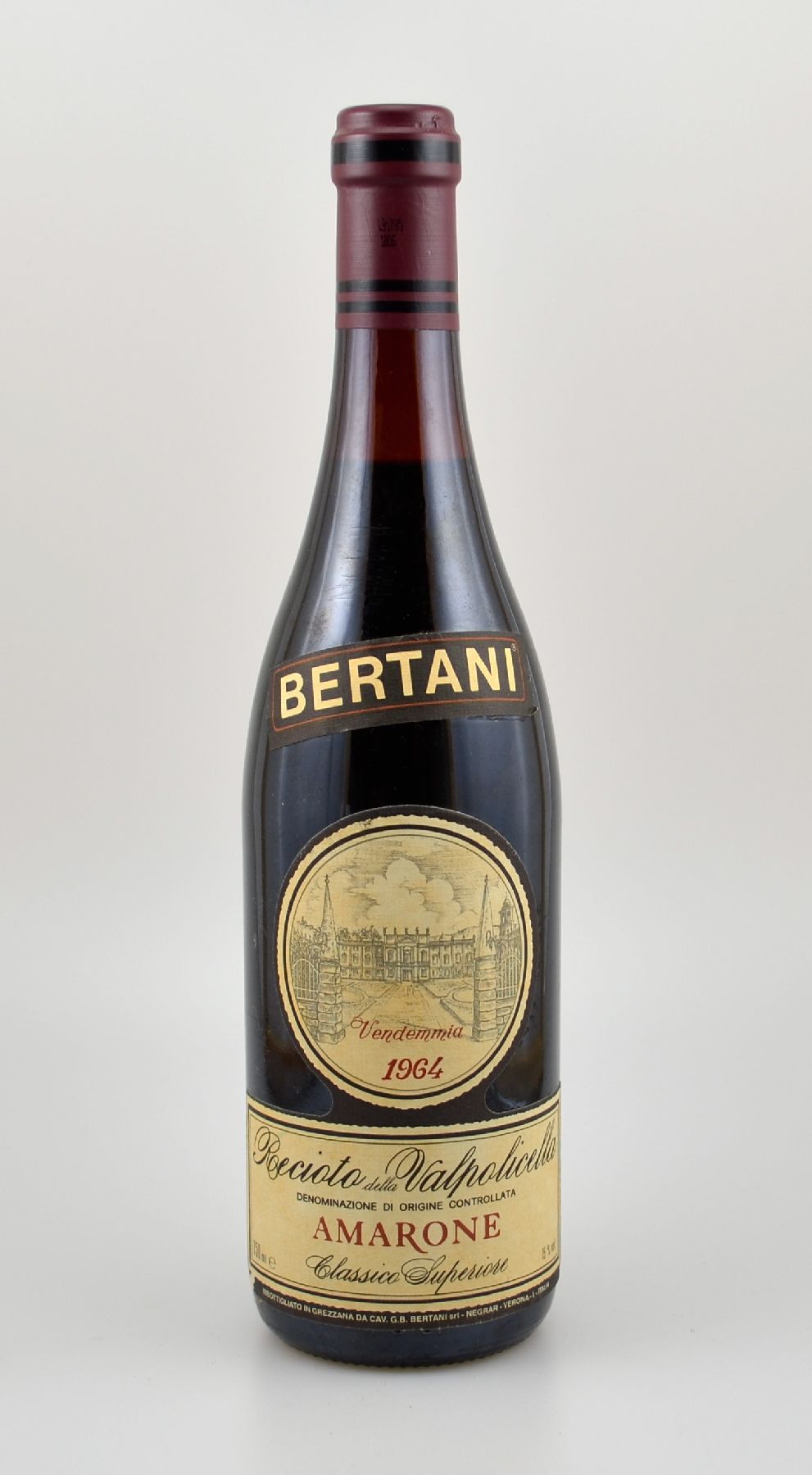 1 Flasche 1964 Bertani Amarone Recioto della Valpolicella Classico, ca. 75 cl, 15 % Vol., Abstand zwischen Kapsel und Wein: ca. 3 cm, guter ...