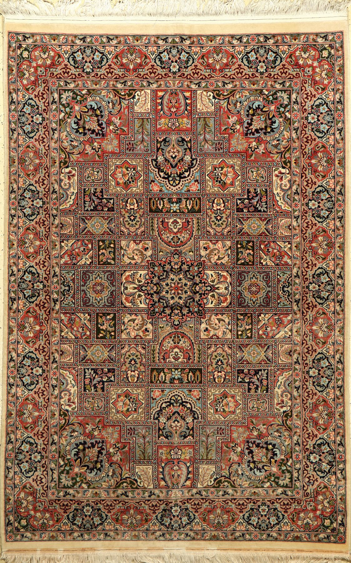 Lahore fein, Pakistan, ca. 30 Jahre, Korkwolle, ca. 210 x 141 cm, EHZ: 2-3