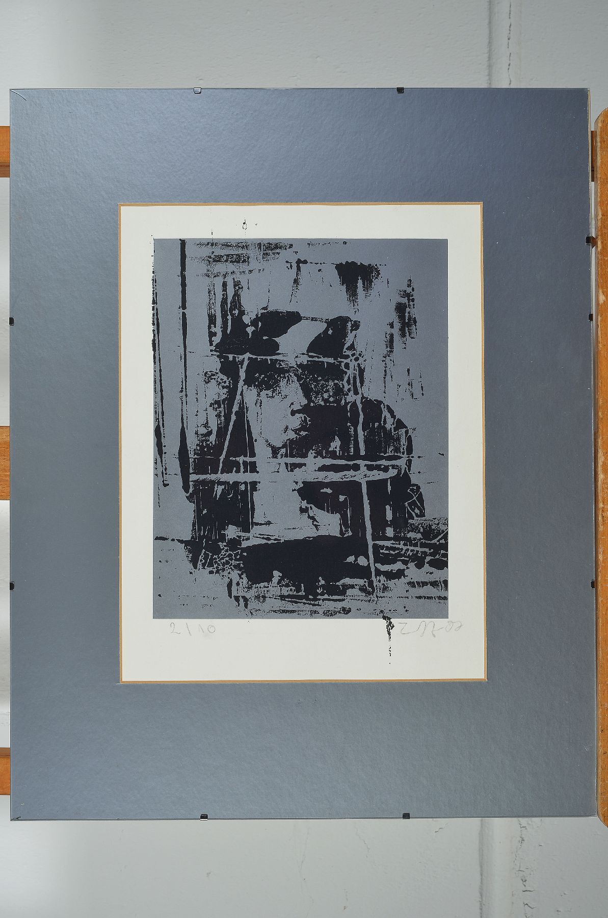 Detail a: Jörg Immendorff, 1945-2007, Linolschnitt, Schablonensignatur, 2007, nummeriert 2/10, ca. 20.5x26cm, unter Glas gerahmt, Passepartout, ca. 50x40cm