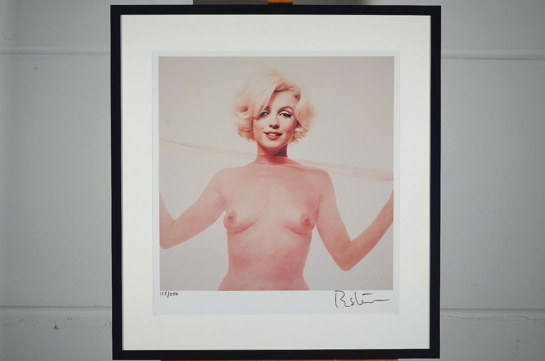 Detail a: Bert Stern, 1926-2013, "Marilyn Monroe aus der Mappe The last Sitting von 1962, 175/250, handsigniert, Farbfotografie auf Kodak-Fotopapier, ca. ...