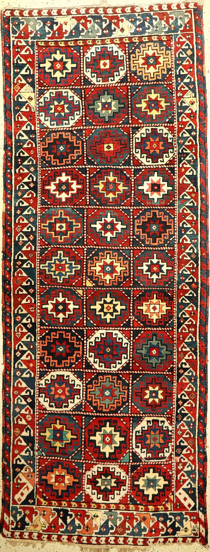 Moghan "Galerie" antik, Kaukasus, Ende 19.Jhd., Wolle auf Wolle, ca. 275 x 106 cm, EHZ: 2-3 (Abschlüße beschädigt), voller ...