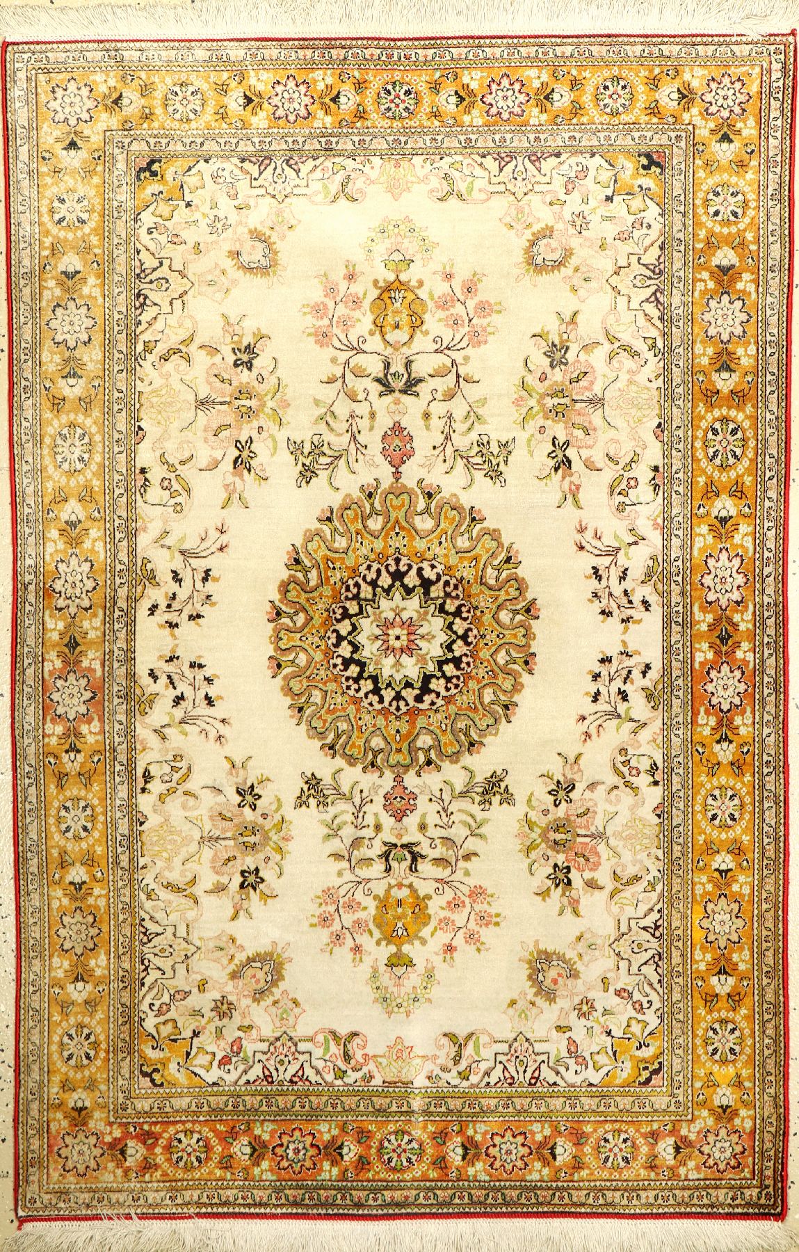 Seiden Ghom fein, Persien, ca. 30 Jahre, reine Naturseide, ca. 151 x 102 cm, antique-washed, EHZ: 2