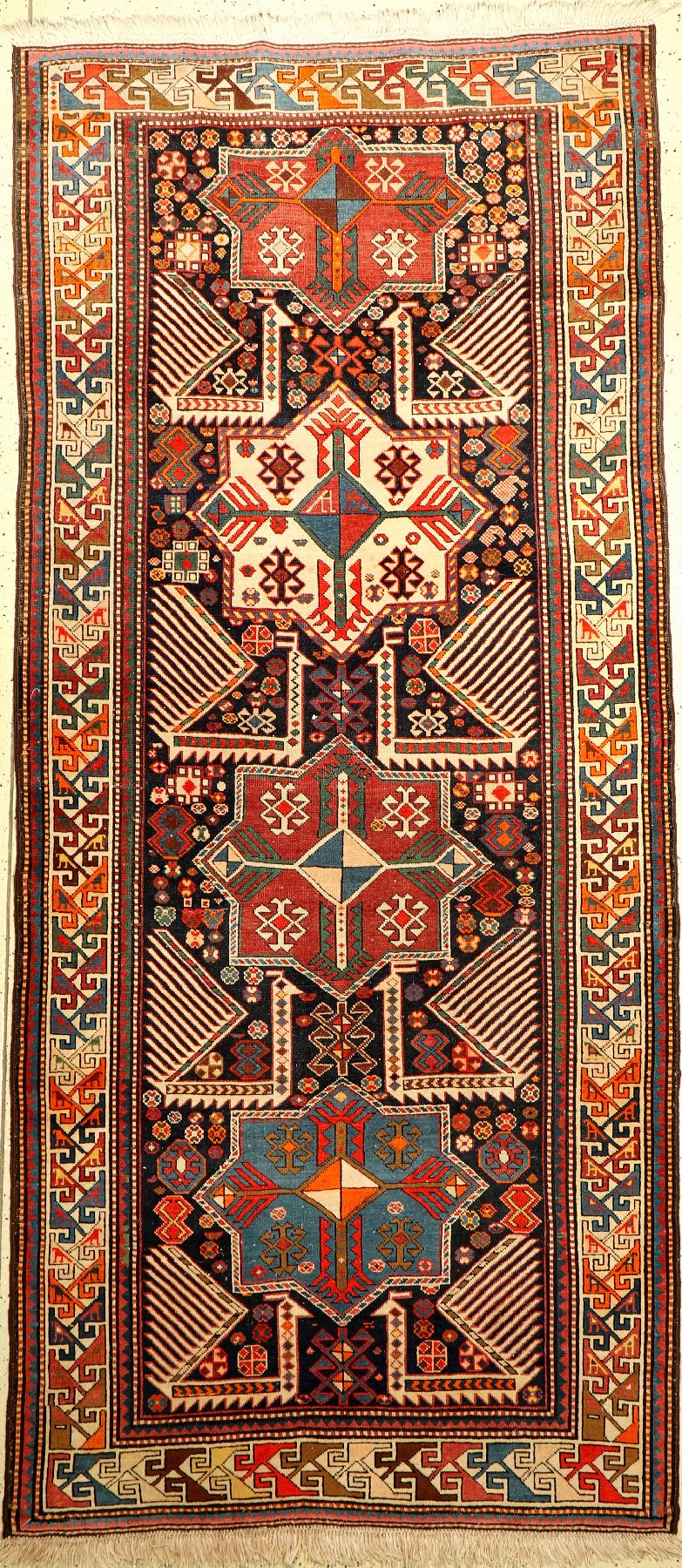 Akstafa Kasak alt, Kaukasus, um 1910, Wolleauf Wolle, ca. 286 x 126 cm, EHZ: 3