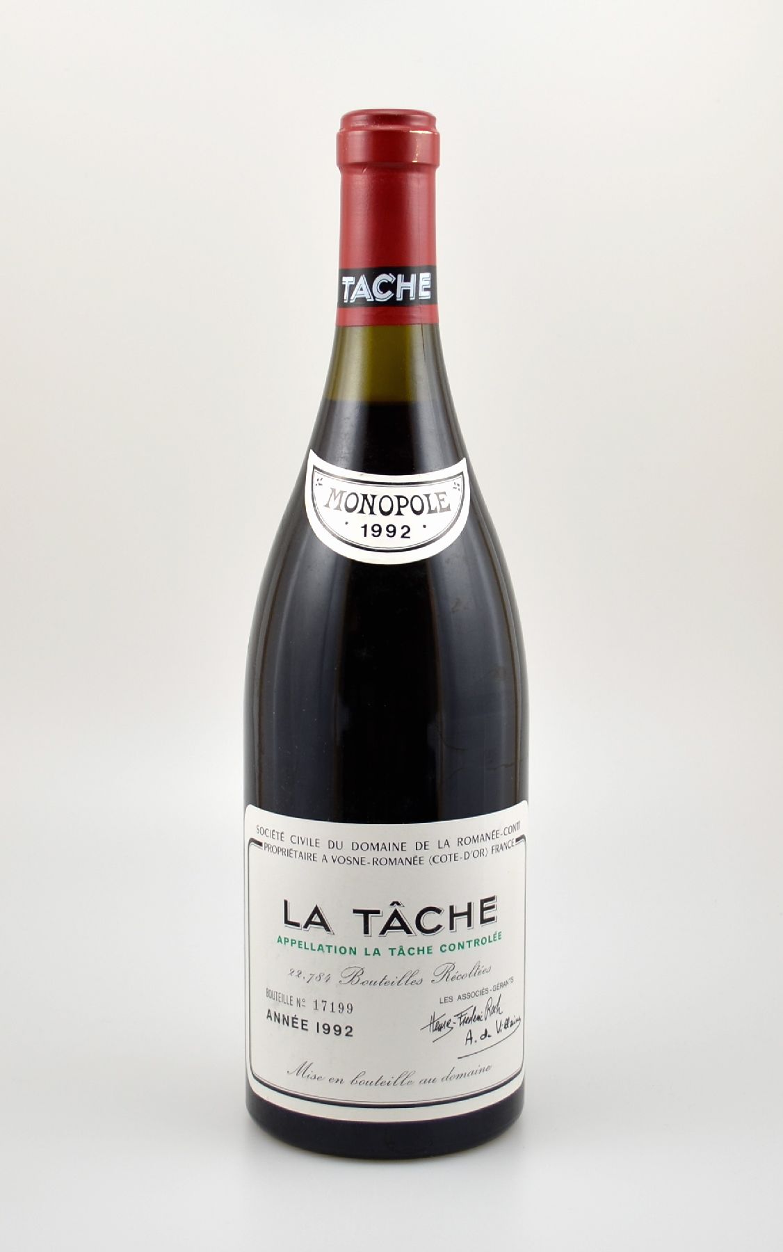 1 Flasche 1992 La Tache Grand Cru, Domaine de La Romanee-Conti, ca. 75 cl, 13 % Vol., Abstand zwischen Kapsel und Wein: ca. 2 cm, hervorragender ...