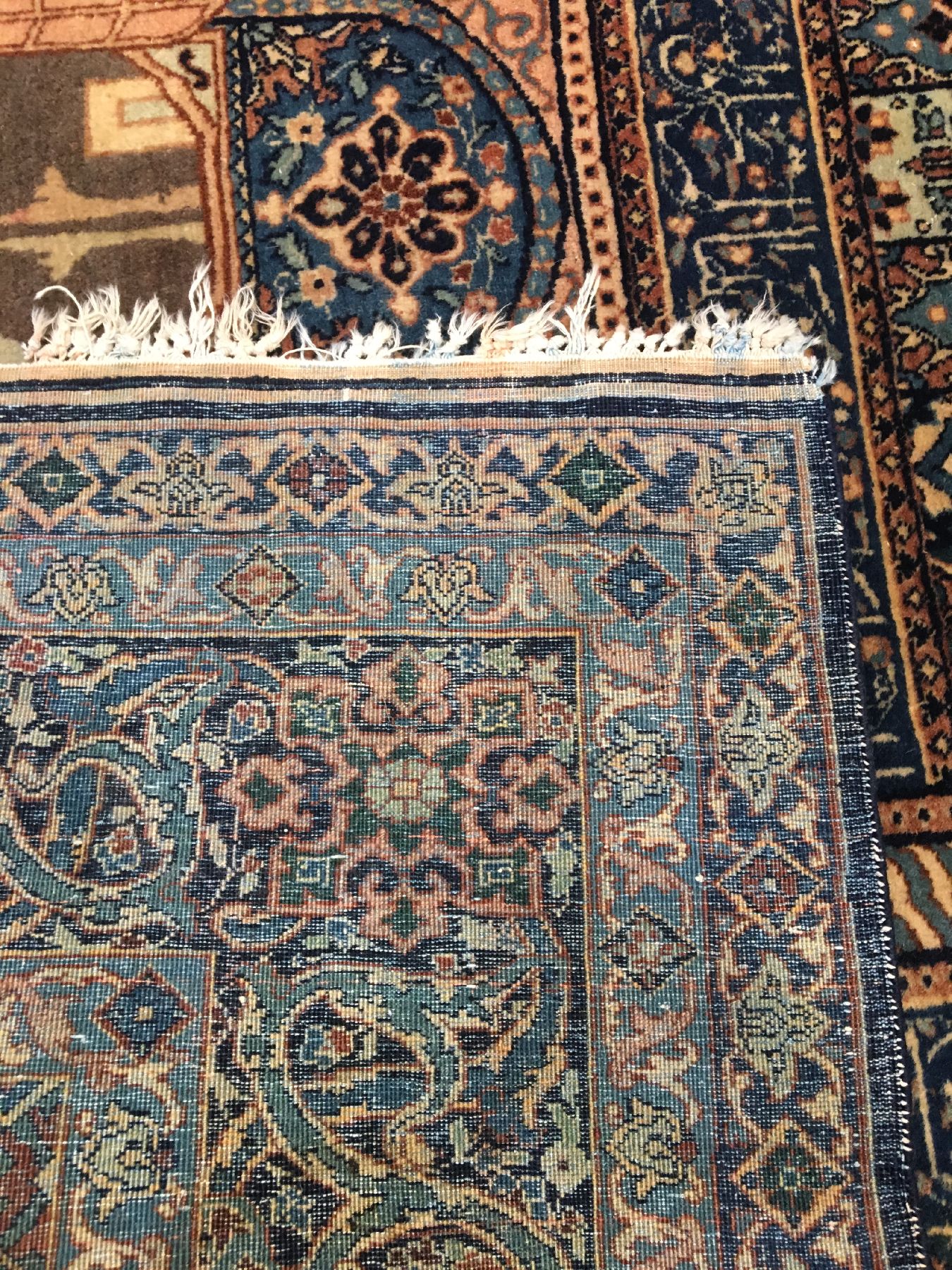 Detail h: Feiner Kerman antik (Jameh Moschee), Südpersien, um 1900, Wolle geknüpft auf weißenund blauen Baumwollkettfäden. Seltener Teppichmit Koran ...