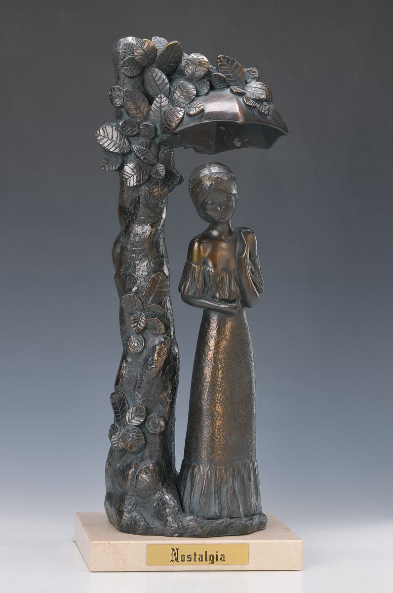 Große Bronzeskulptur, Italica, verso bezeichent Mod. Joses. Pat. 4012, auf Marmorsockel, H. 52 cm