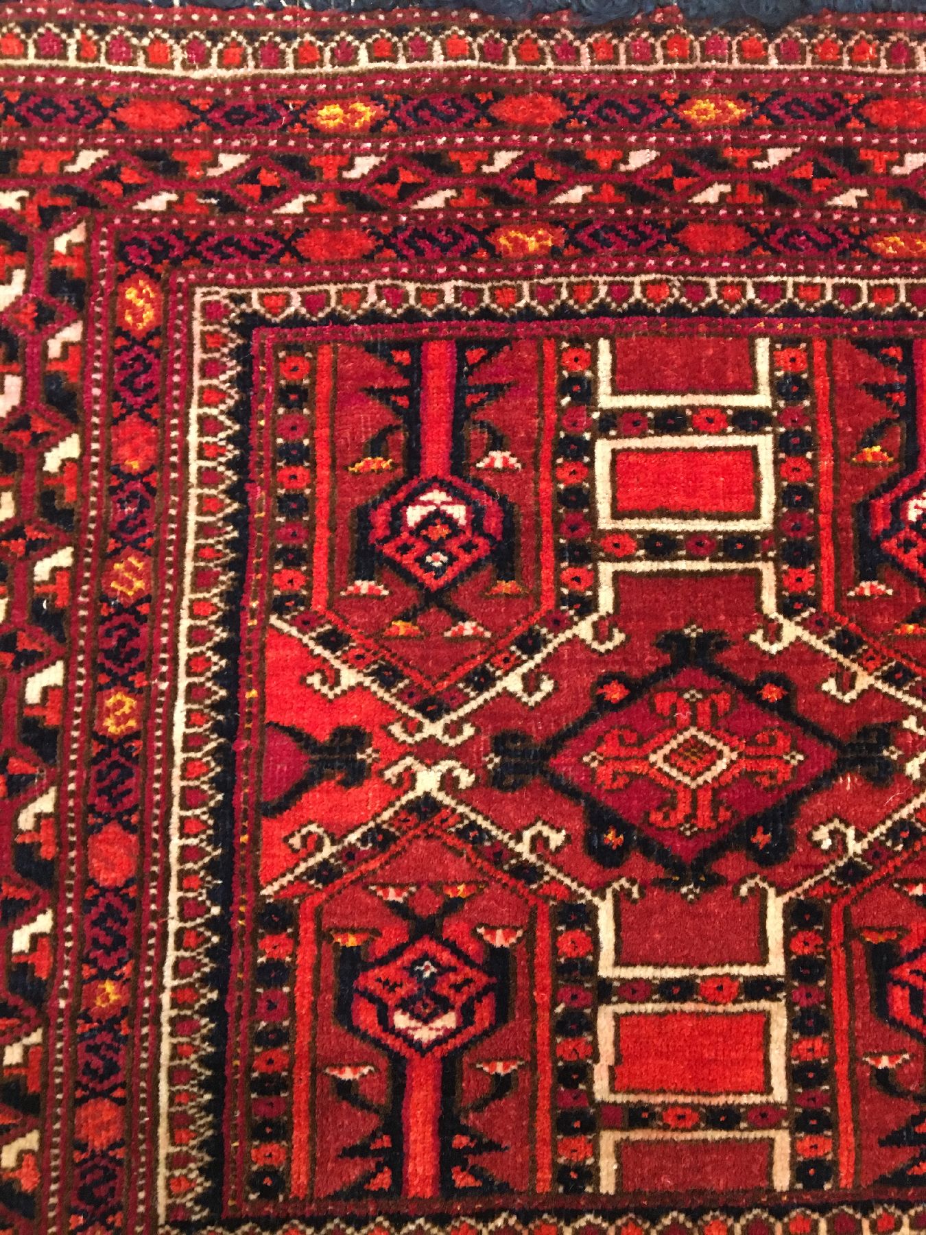 Detail d: Tekke "Jollar" antik, Turkmenistan, 19.Jhd., Wolle mit gelben Seiden-Highlights geknüpft auf Wolle. Breites Format, ausdrucksstarke ...
