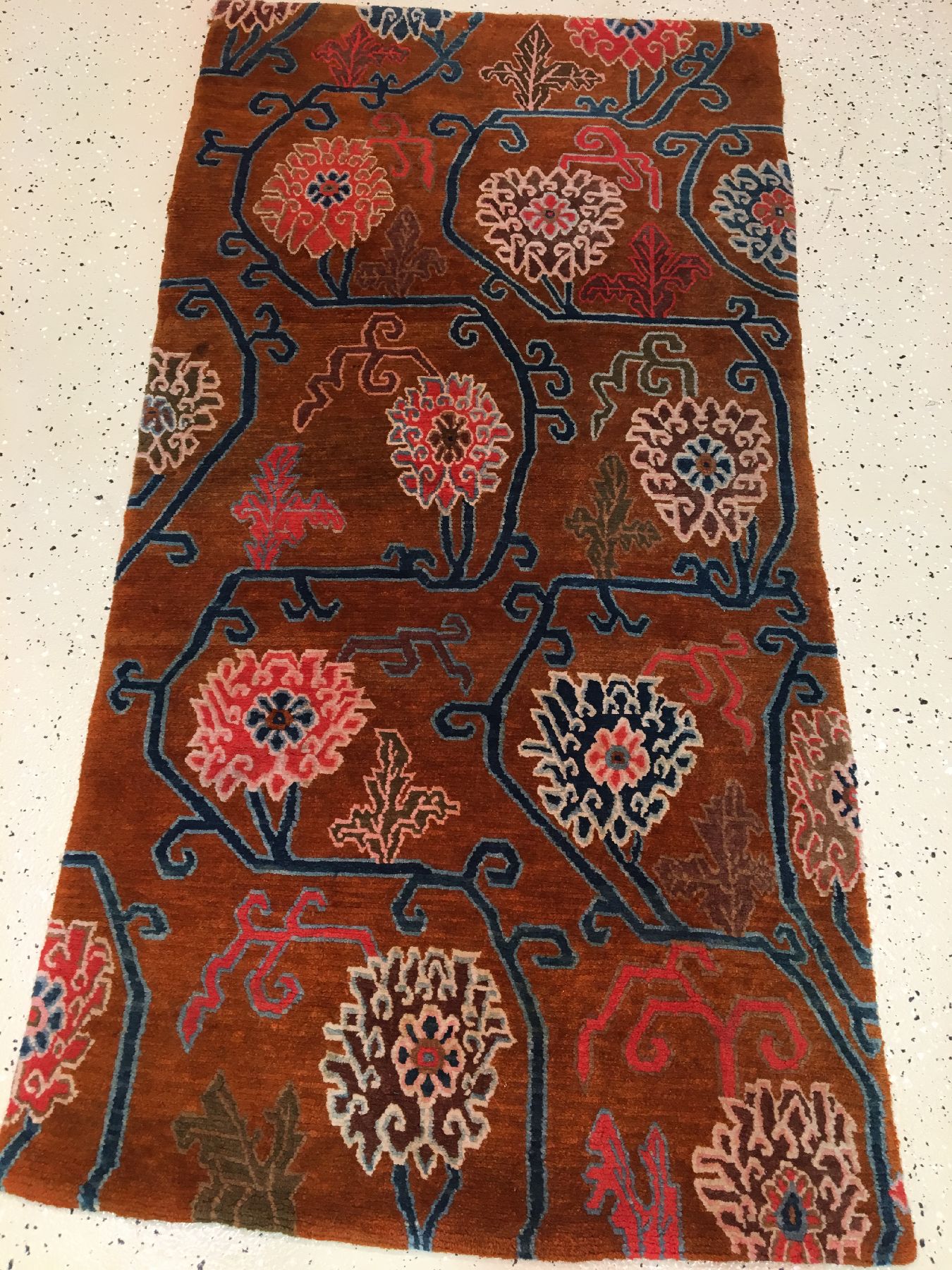 Detail a: Schigatse "Khaden" alt (Lotus-Ming Design), Südtibet, um 1920, Wolle geknüpft auf Wolle. Dekorativer Schlafteppich der tibeter mit Lotus ...
