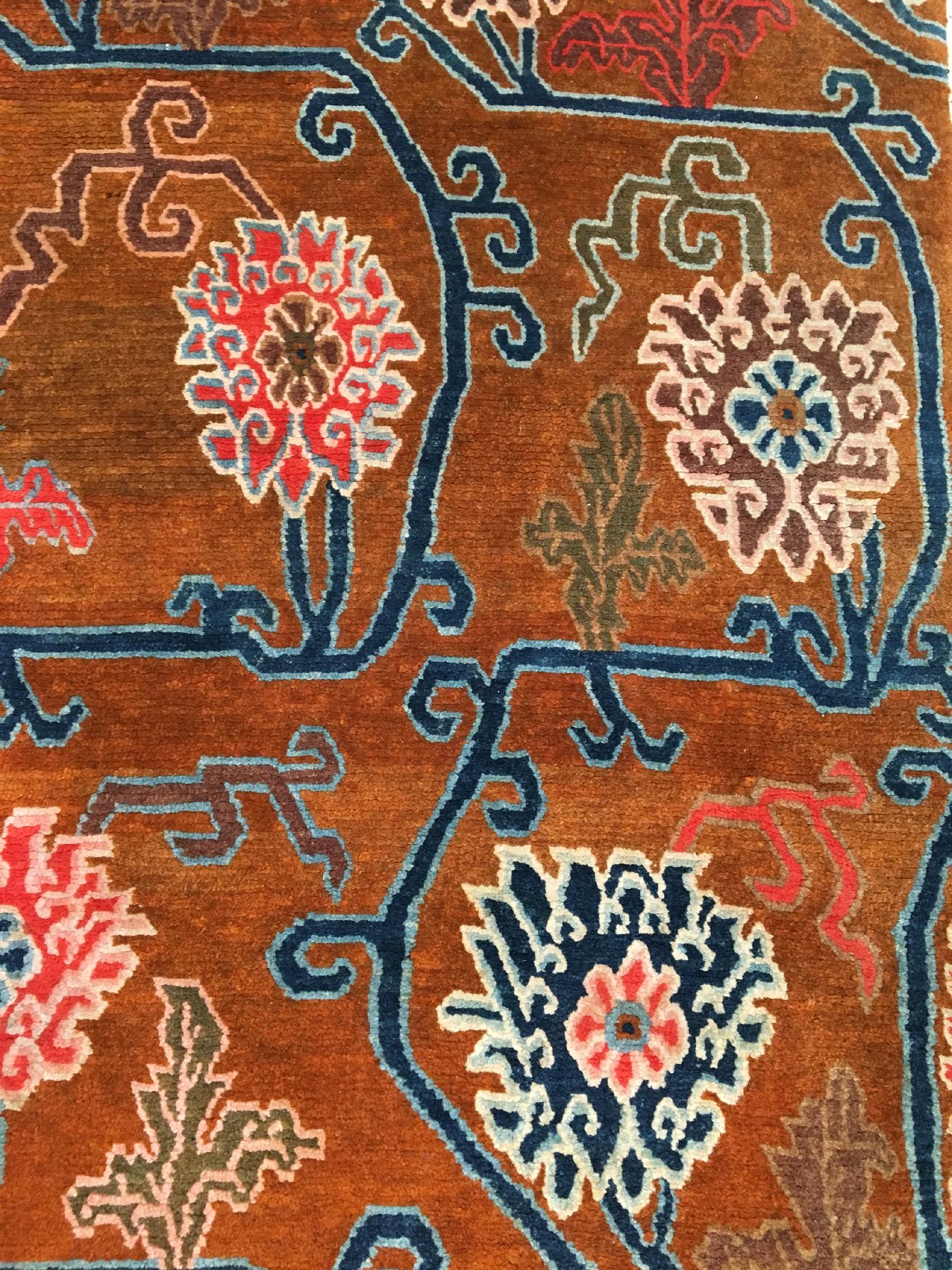 Detail c: Schigatse "Khaden" alt (Lotus-Ming Design), Südtibet, um 1920, Wolle geknüpft auf Wolle. Dekorativer Schlafteppich der tibeter mit Lotus ...