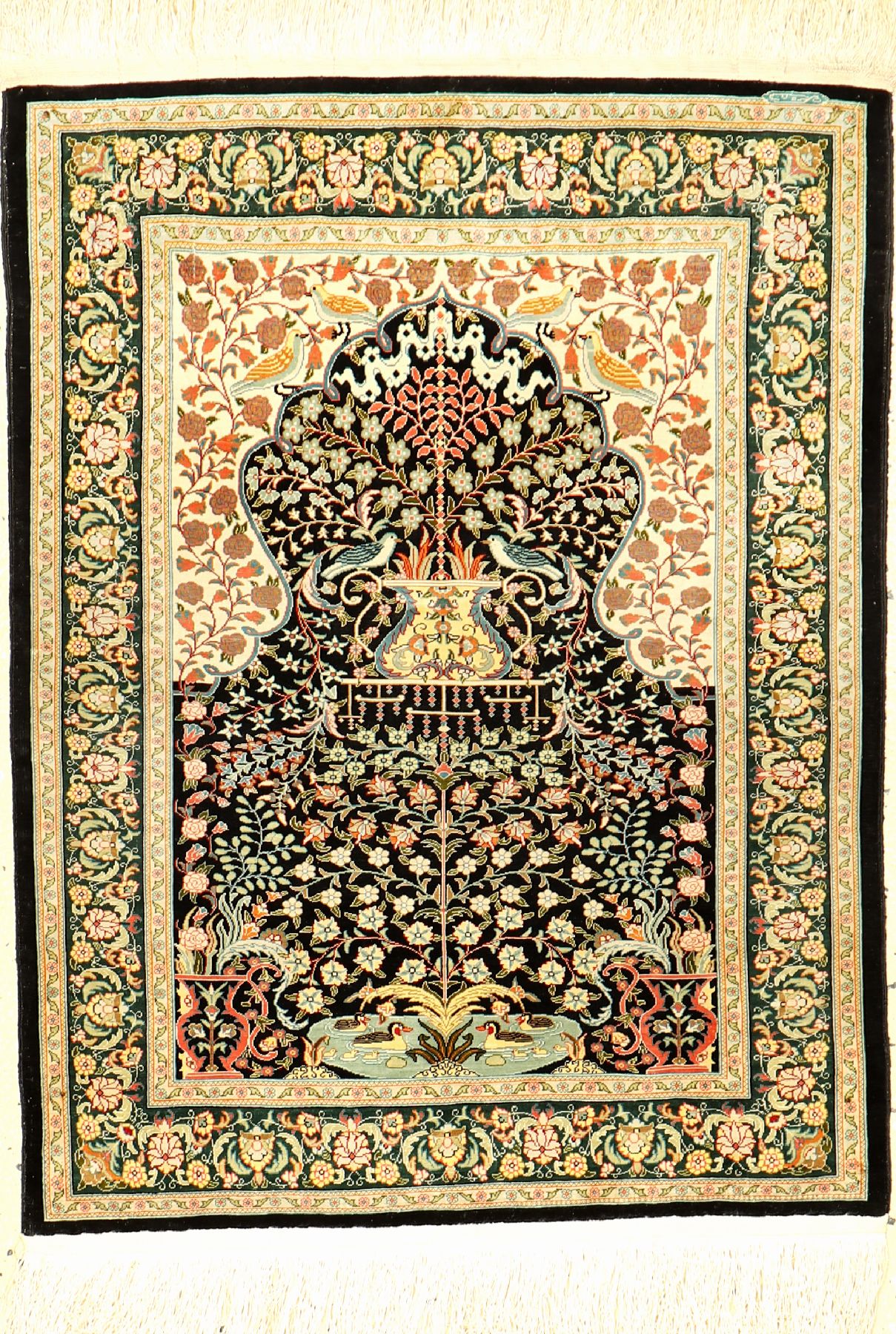 Sehr feiner Seiden Hereke "14x14 Knotung" alt (Signiert), Türkei, um 1960, reine Naturseide. Hochfeiner Seiden Hereke mit ca. 2 Mil. ...
